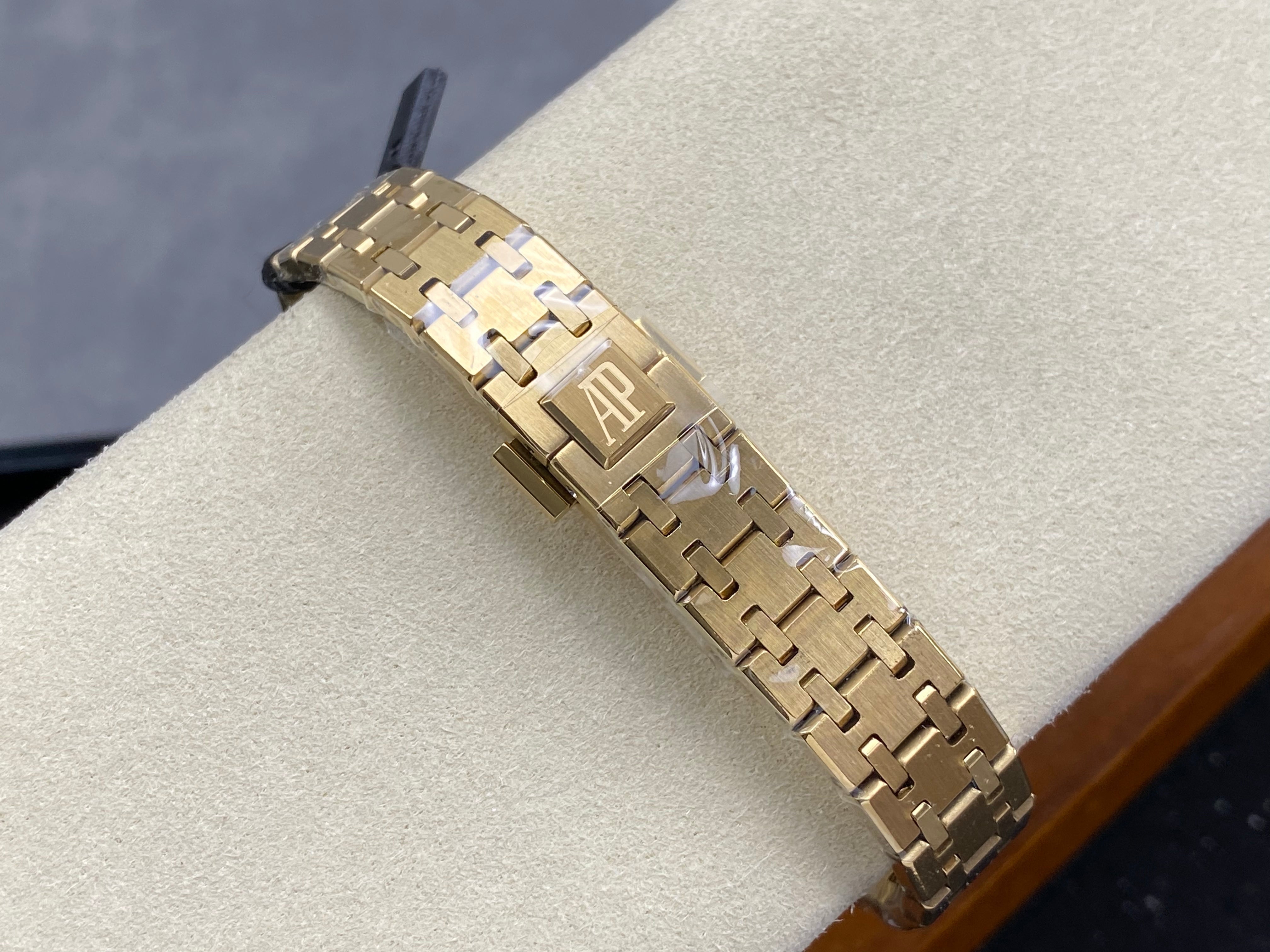 Audemars Piguet Royal Oak 23mm White Dial Gold Case