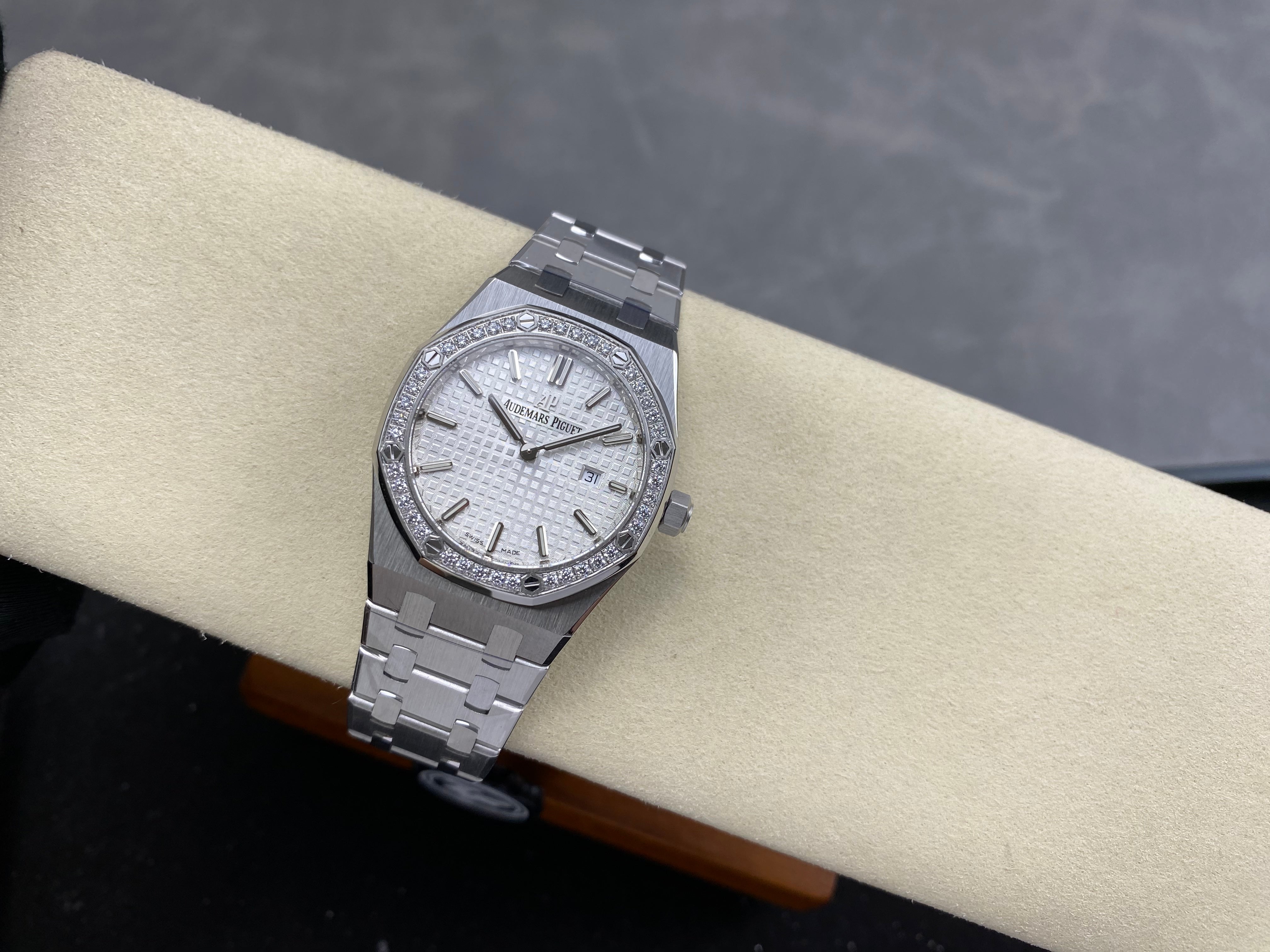 Audemars Piguet Royal Oak Lady 33mm Steel Case White Dial Diamond Bezel