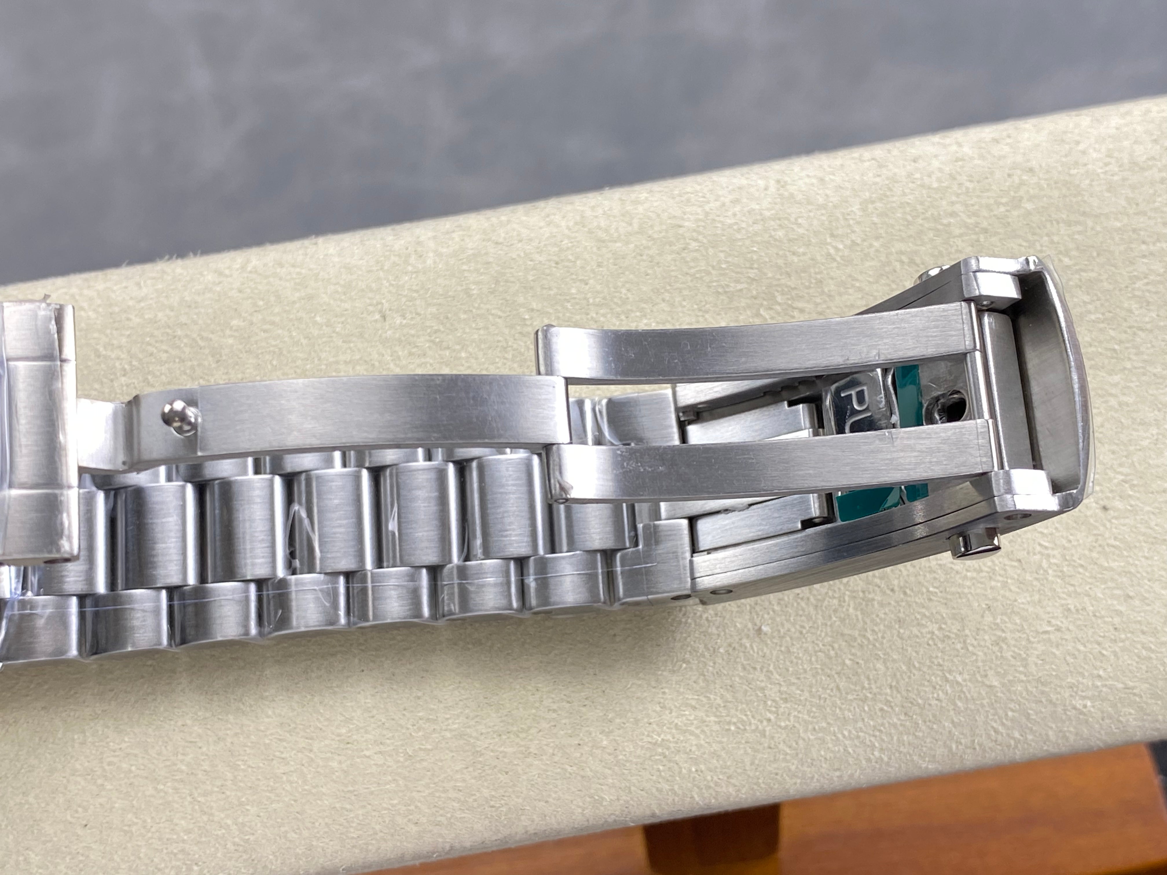 Omega Seamaster 46mm Blue Dial Sliver Case Blue Bezel Steel