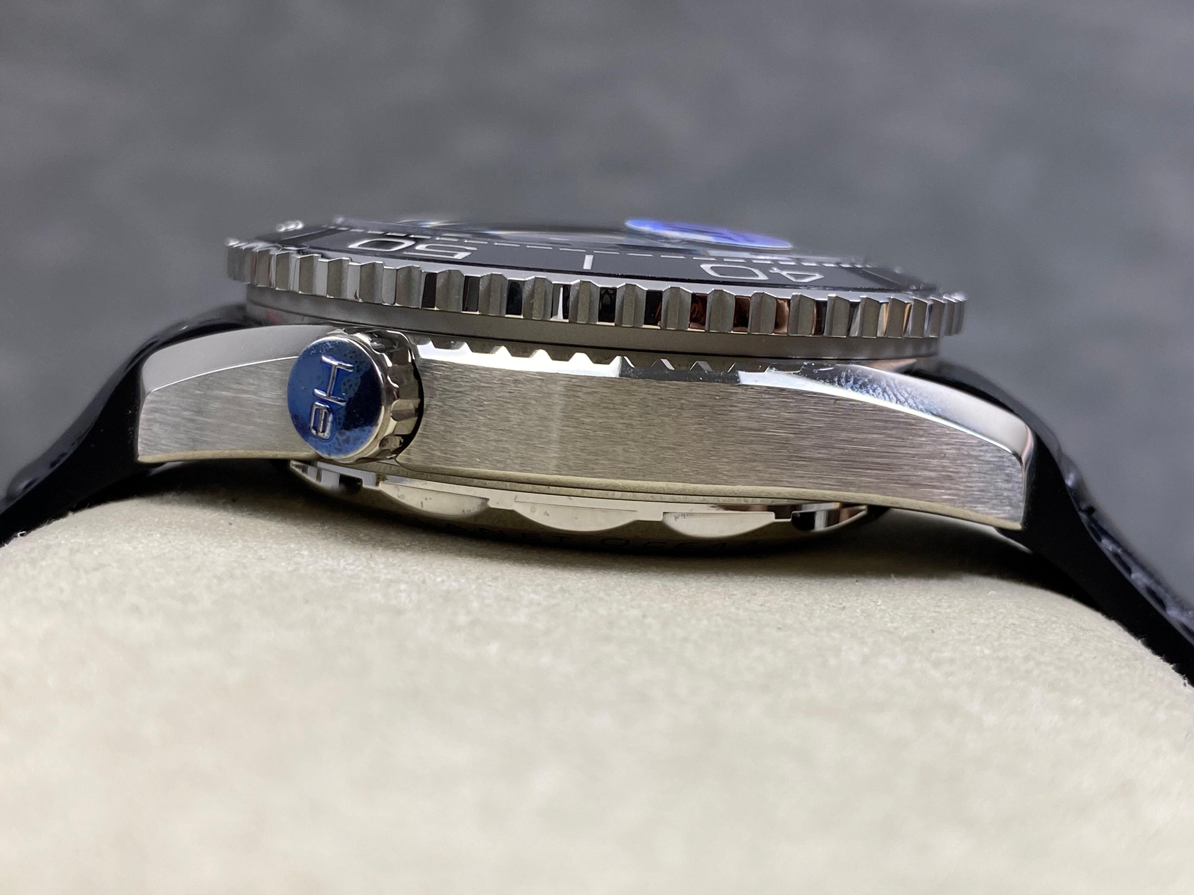 Omega Seamaster 46mm Blue Dial Sliver Case Blue Leather
