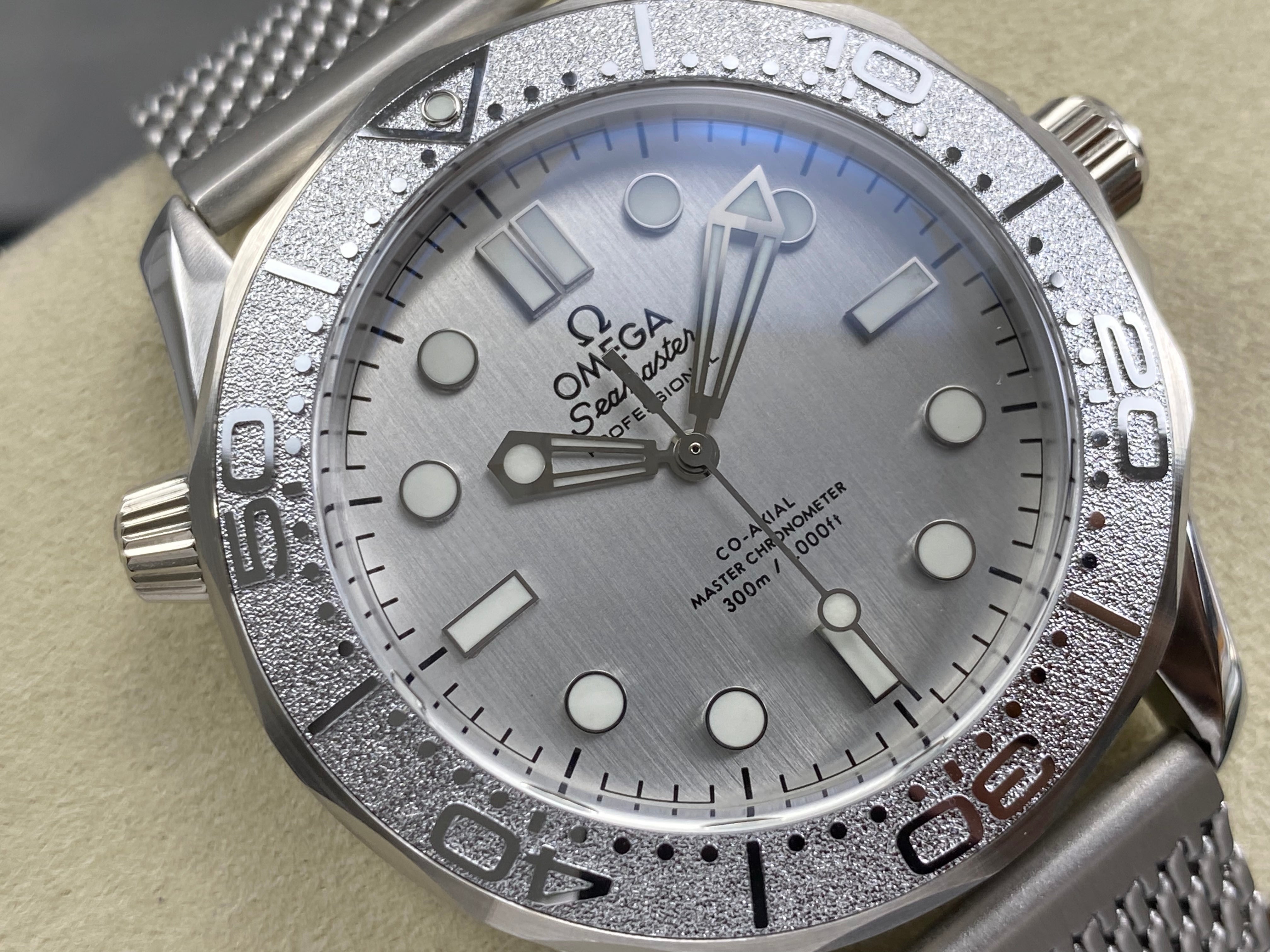 Omega Seamaster 42mm Gray Dial Sliver Bezel Steel