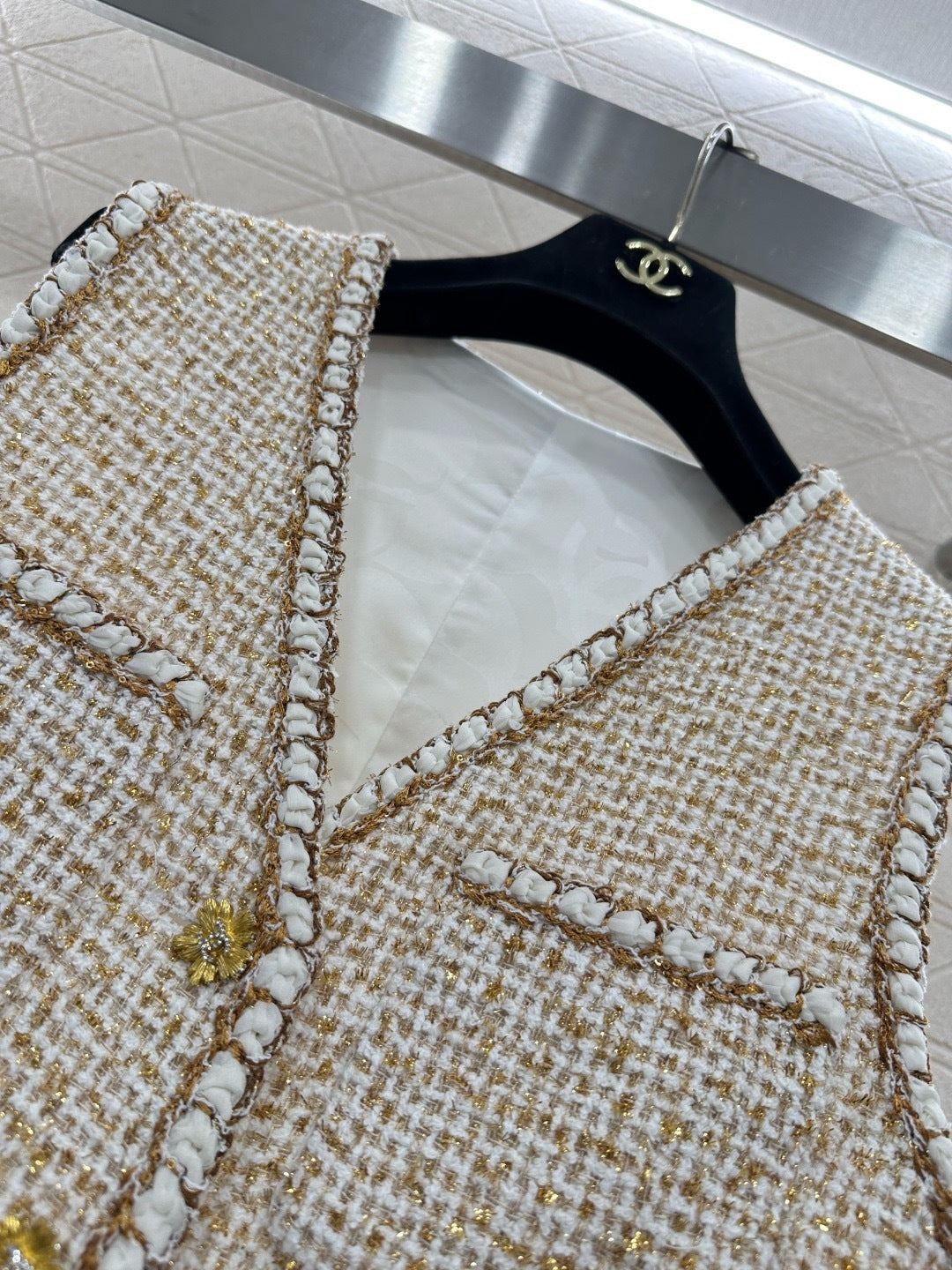 CC 26 Vest With Gold-colored Buttons Beige Tweed Fabric
