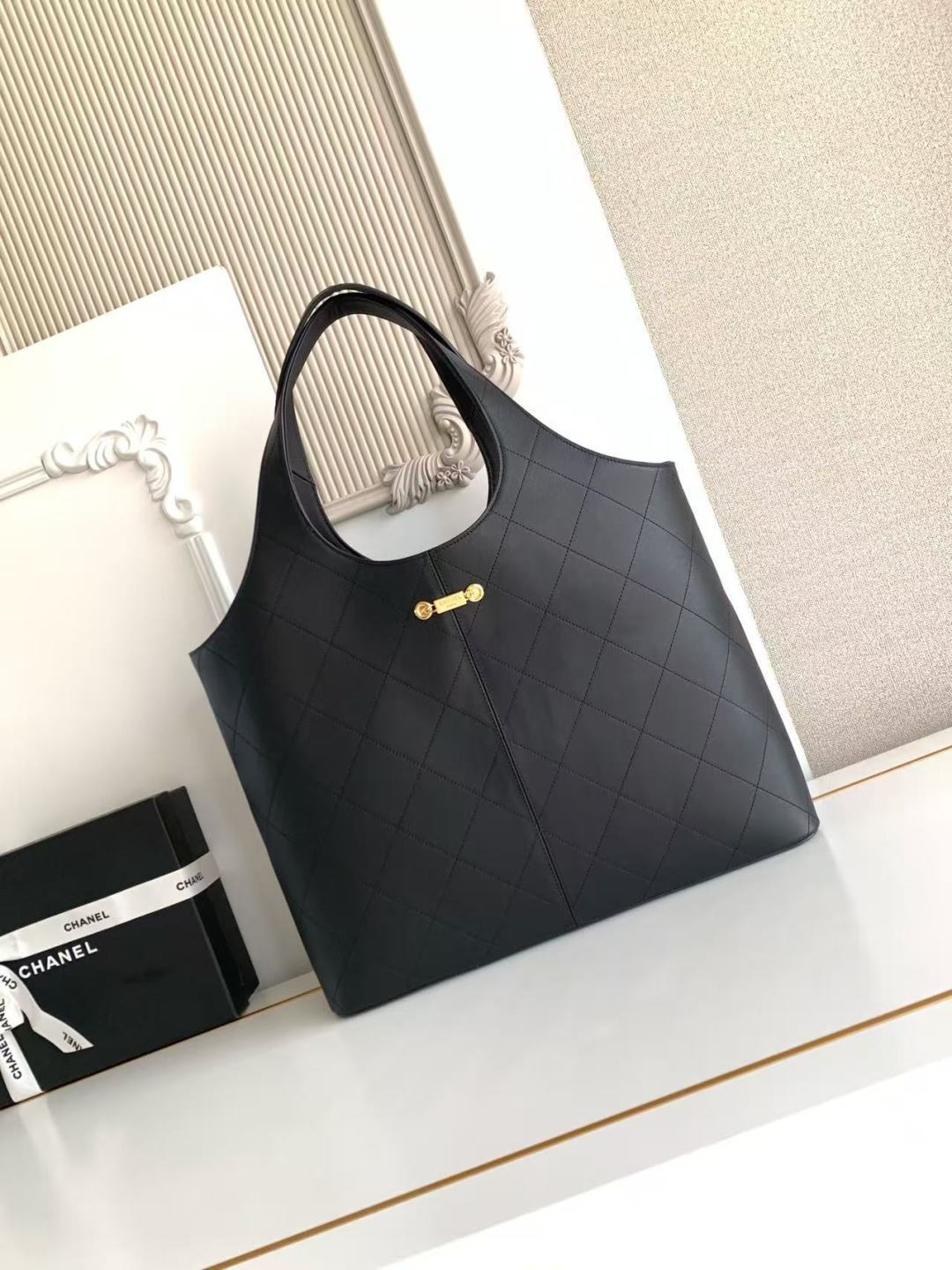 Chanel 2026 Large Bag 58cm Black Lambskin 141082