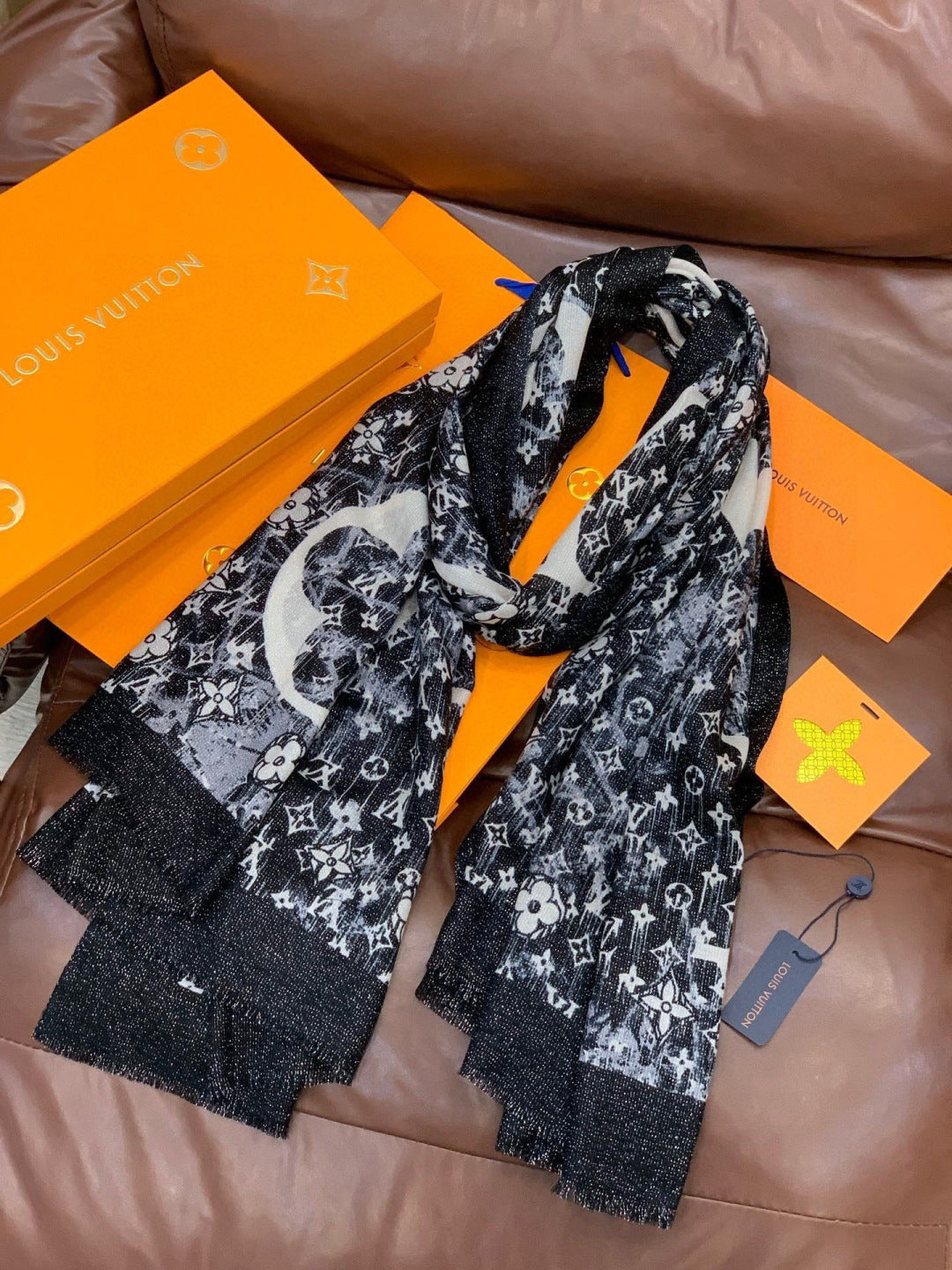 LV Shiny Silver Scarf 200cm Black White Cashmere 969182