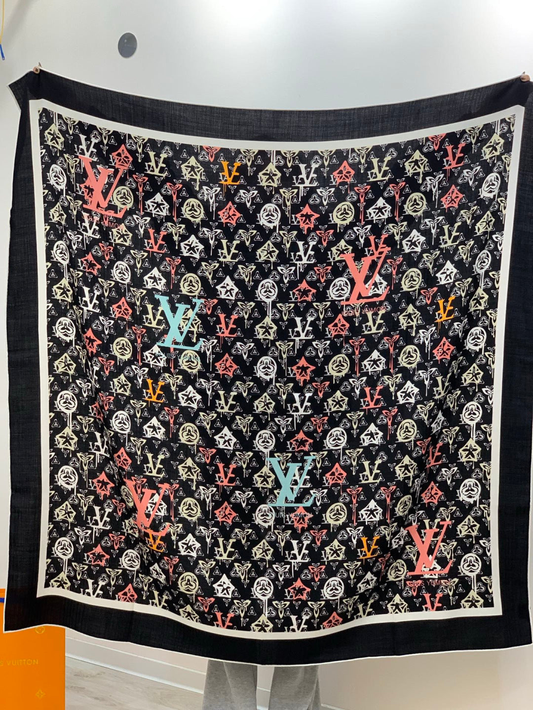 LV Double-Sided Shawl Scarf 140cm Black Multicolor Silk Cashmere 976741