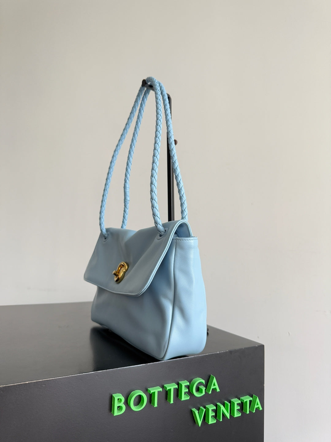 Bottega Veneta 2026 Madison Bag Blue Lambskin 129928