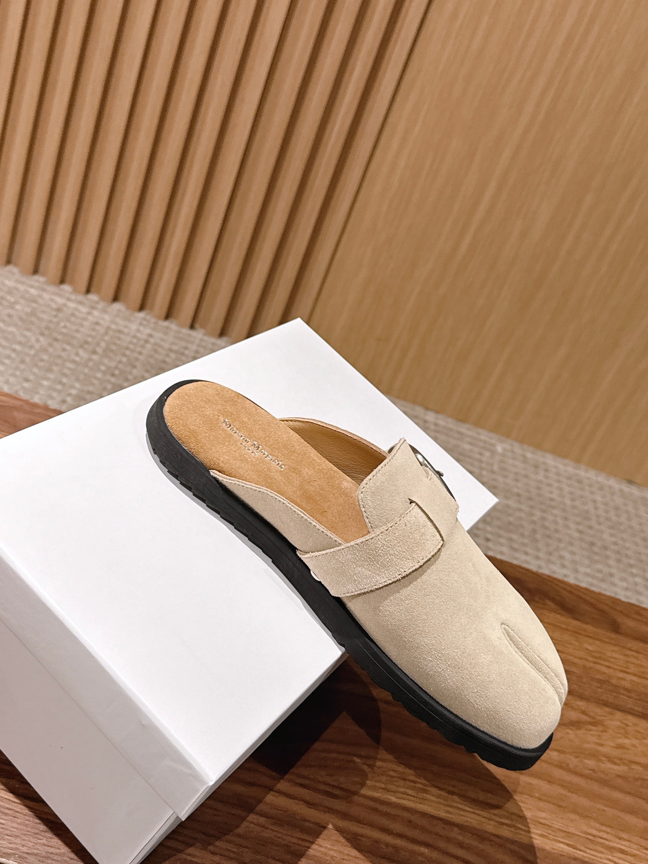 Maison Margiela 2026 Buckle Slipper Suede Leather 921762