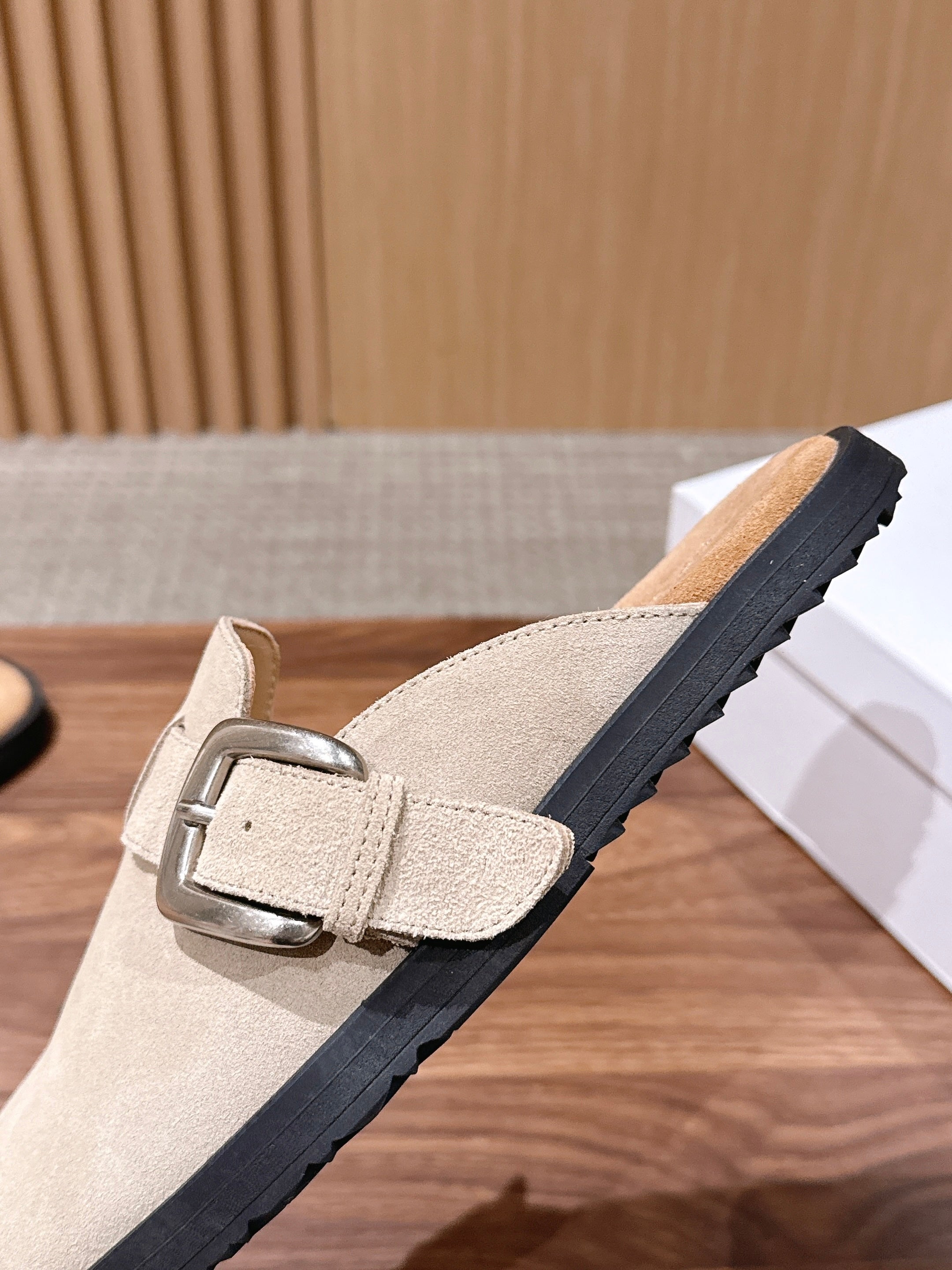Maison Margiela 2026 Buckle Slipper Suede Leather 921762
