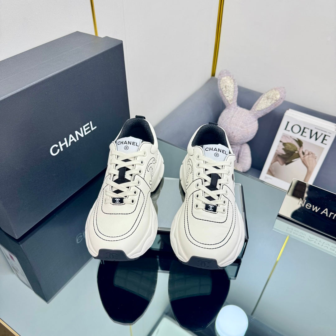 CC Sneaker White with Sticker Cowhide 238626