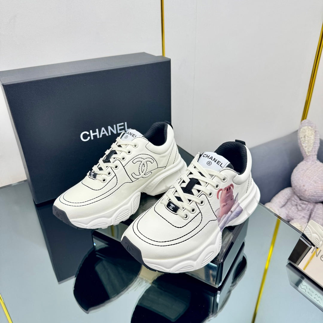 CC Sneaker White with Sticker Cowhide 238627