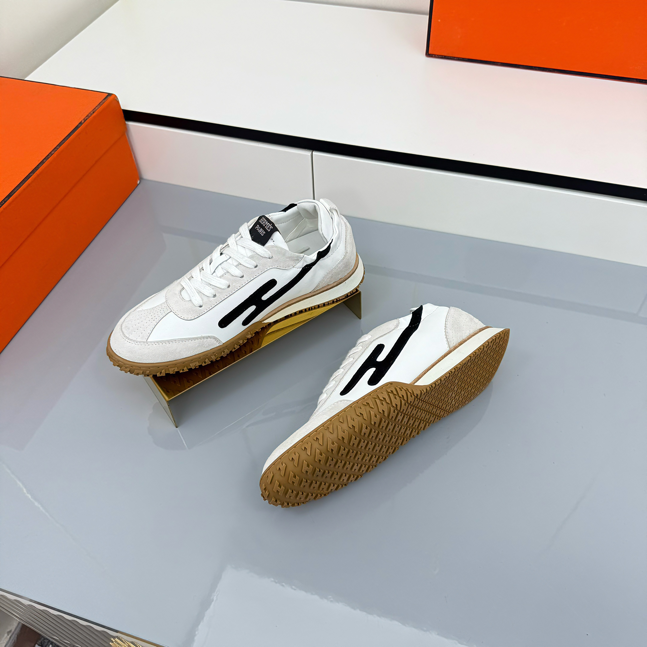 HM 2026 Casual Sneakers Beige White Suede 667357