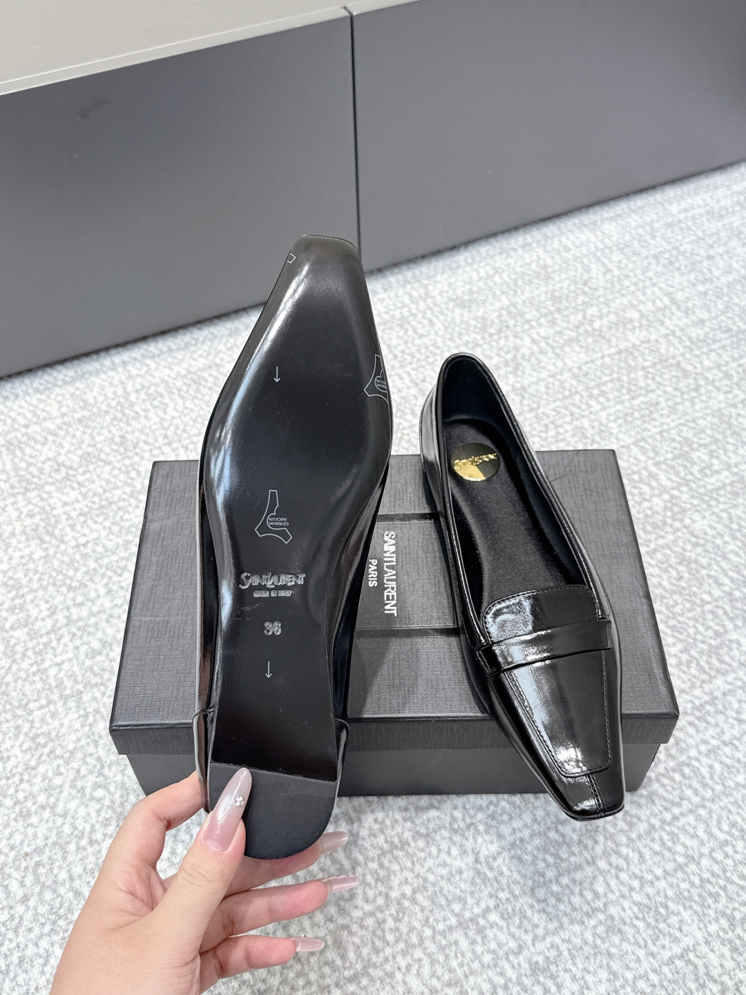 YSL 26ss Square Toe Loafers Black Glossy Leather 662729
