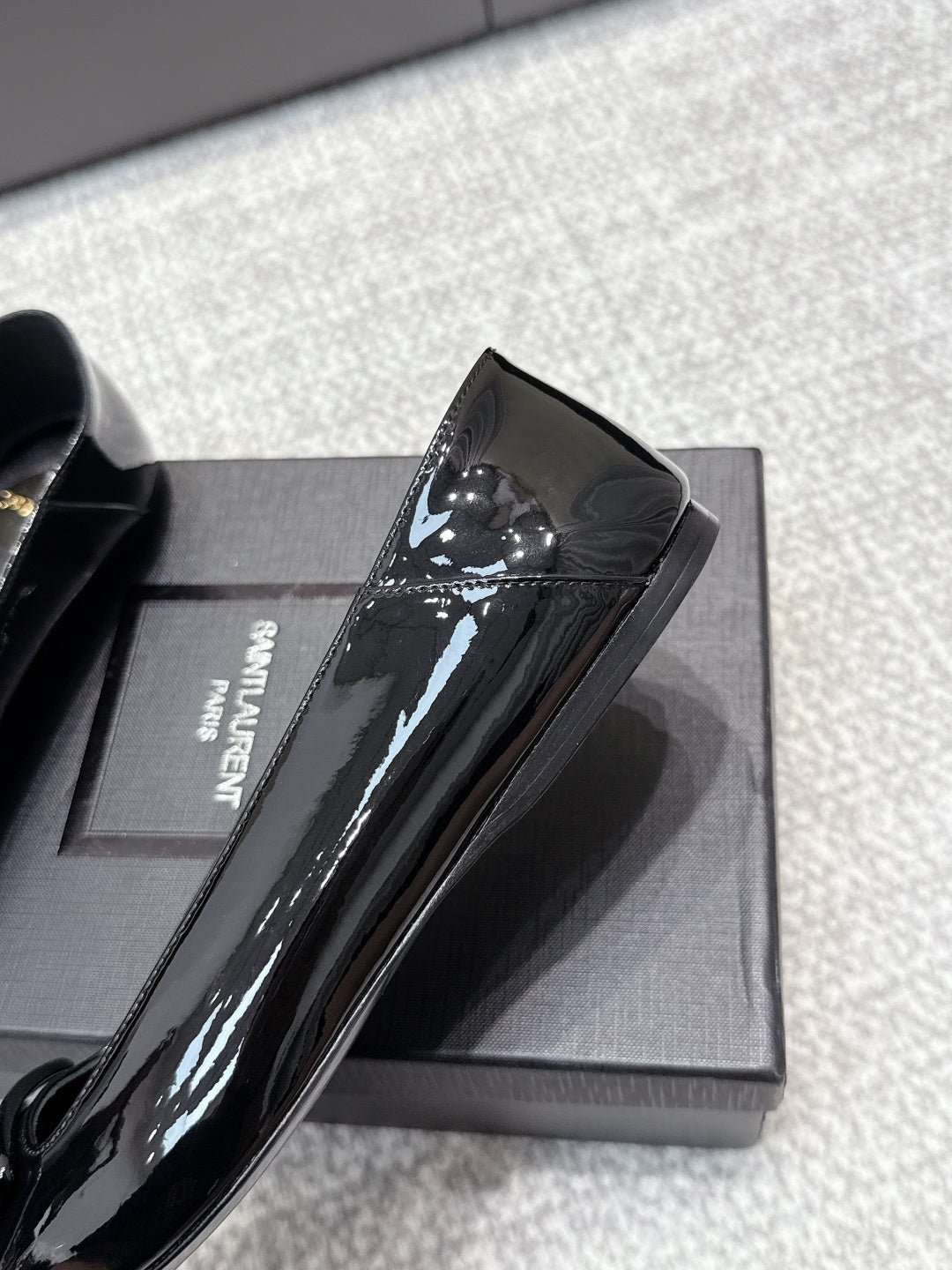 YSL 26ss Square Toe Loafers Black Patent Leather 662734