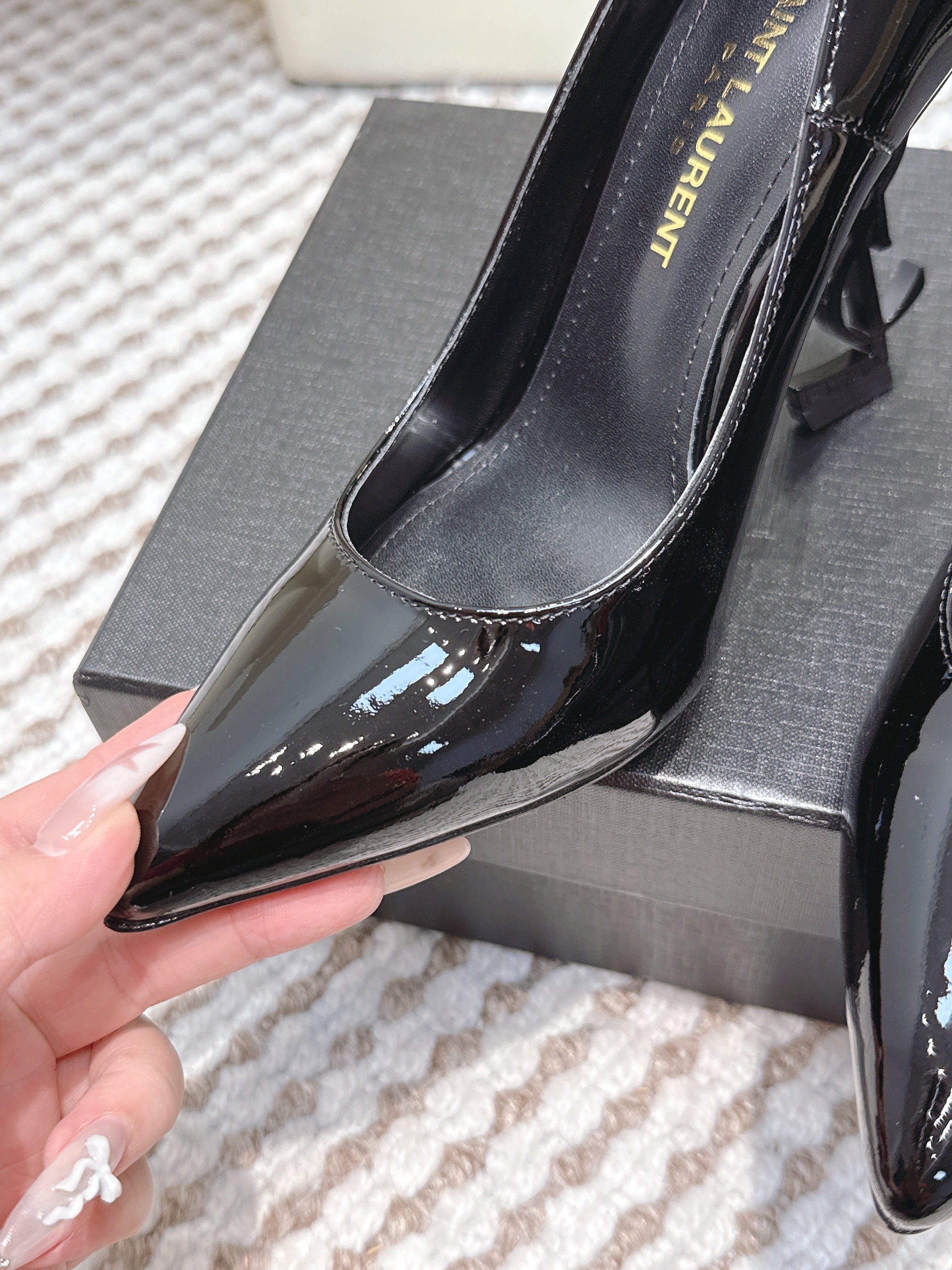 YSL 26ss High Heel Pumps 85 Black Patent Leather Black 654698