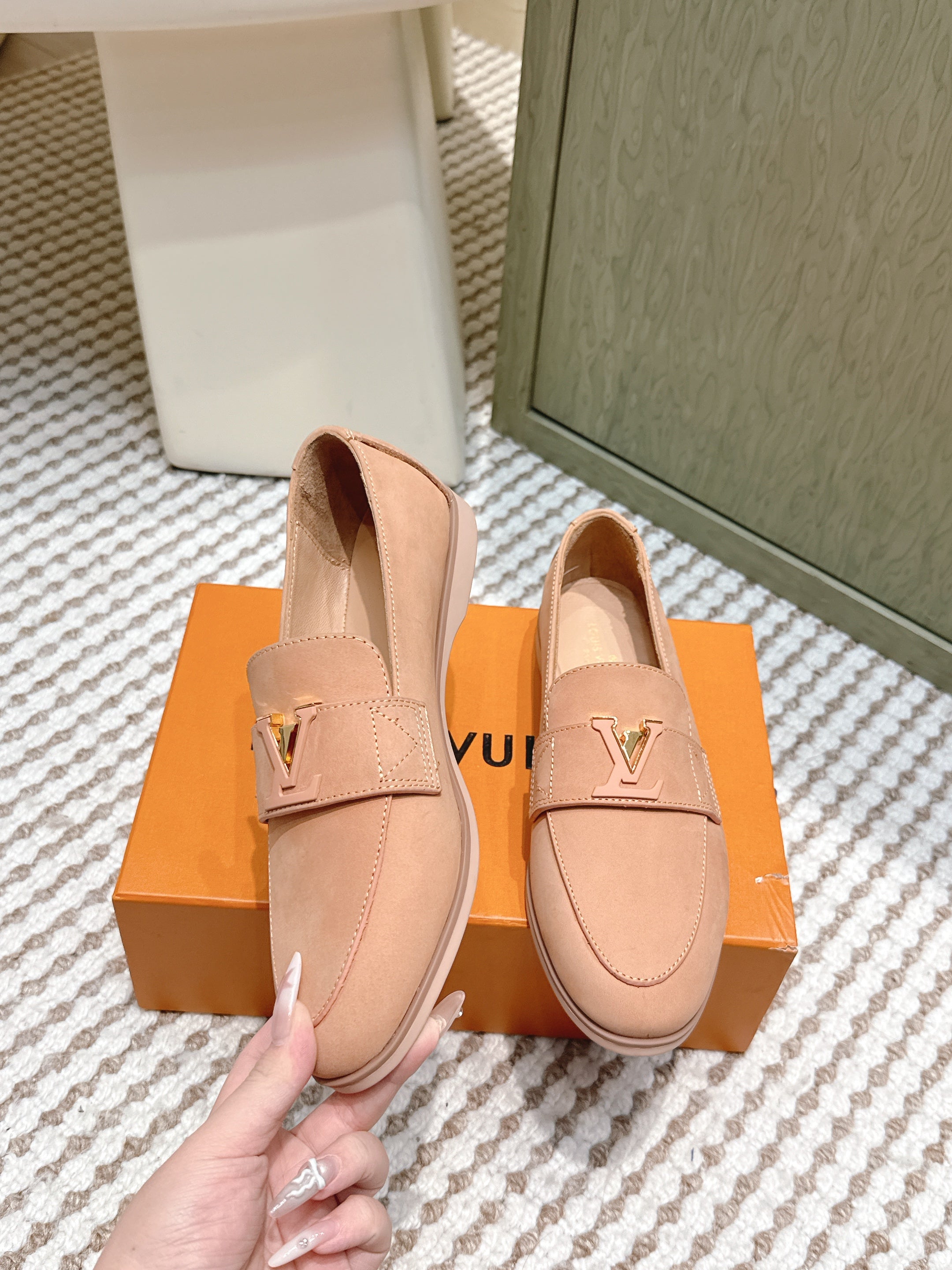 LV 26ss Loafers Dusty Peach Nude Suede 657816