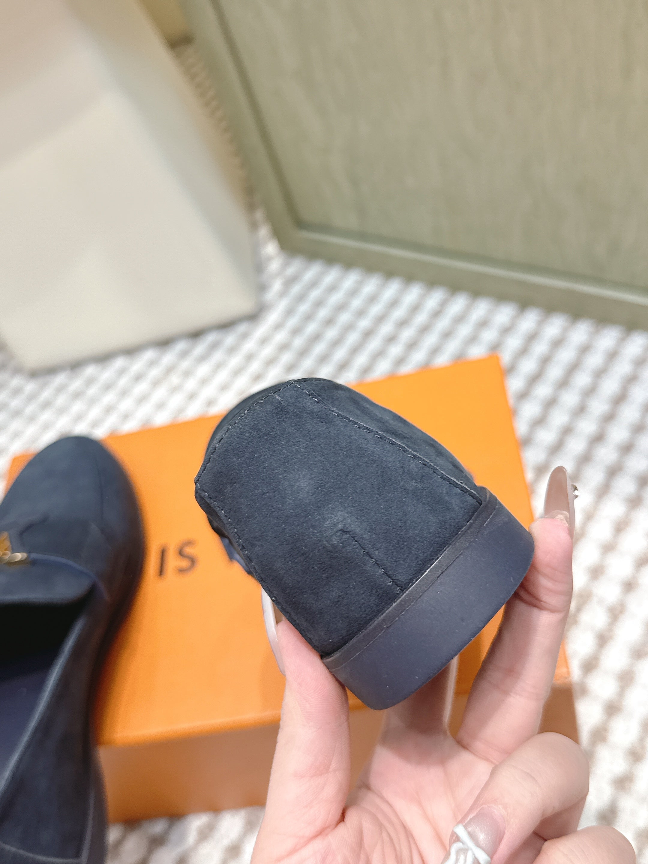 LV 26ss Loafers Navy Blue Suede 657818