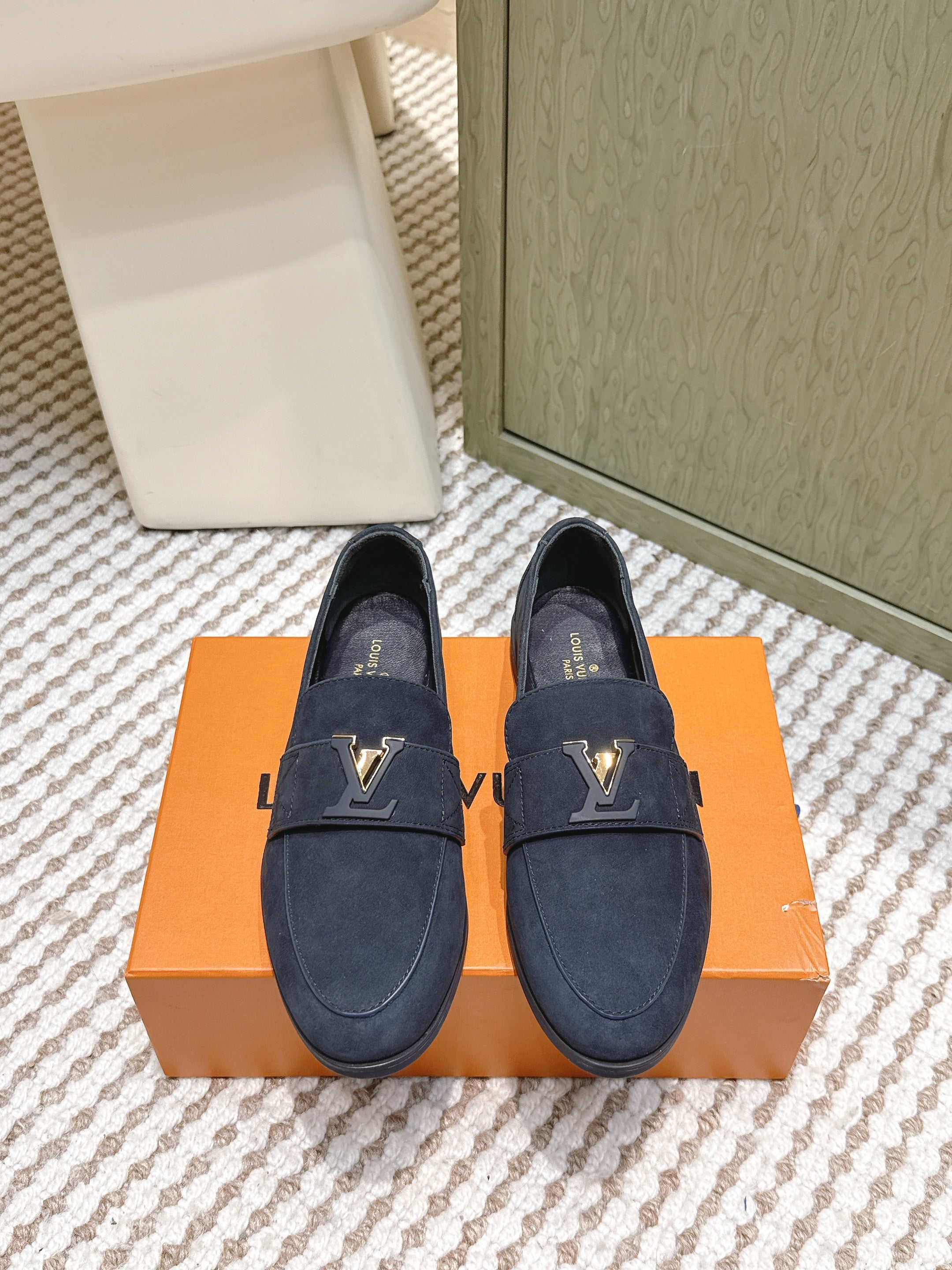 LV 26ss Loafers Navy Blue Suede 657818