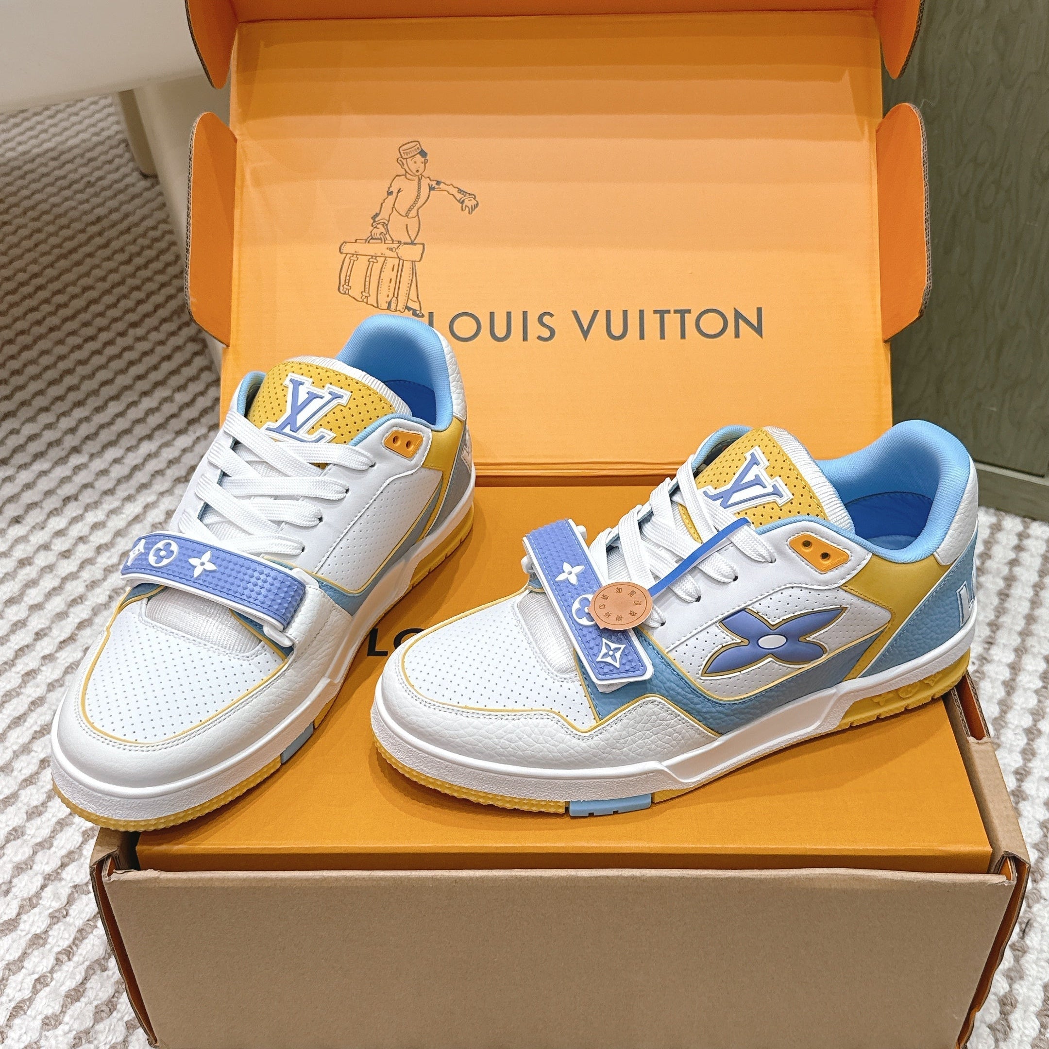 LV 26ss Trainer Sneakers White Blue Yellow Cowhide 657927