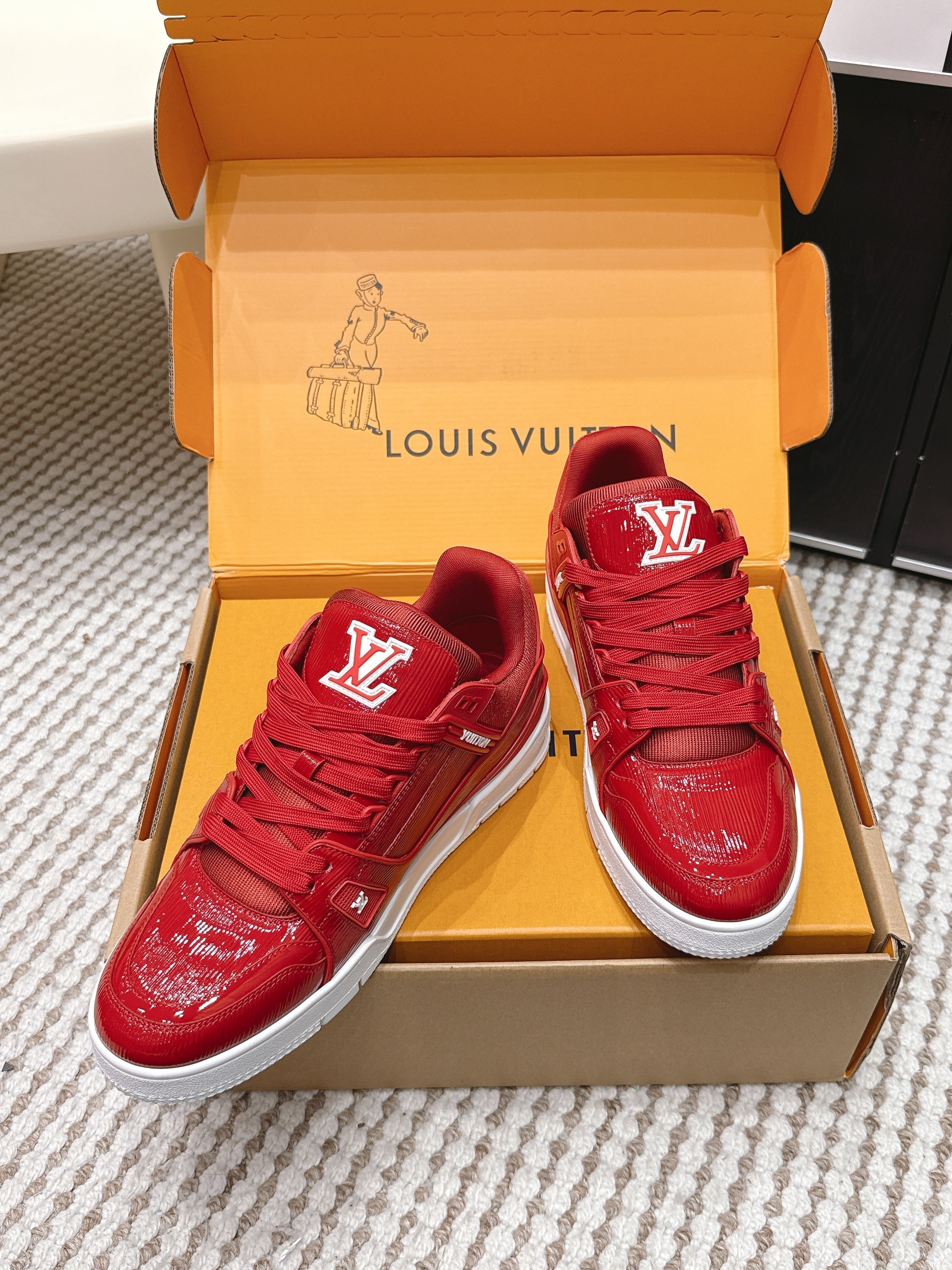 LV 26ss Trainer Sneakers Red Cowhide 657931