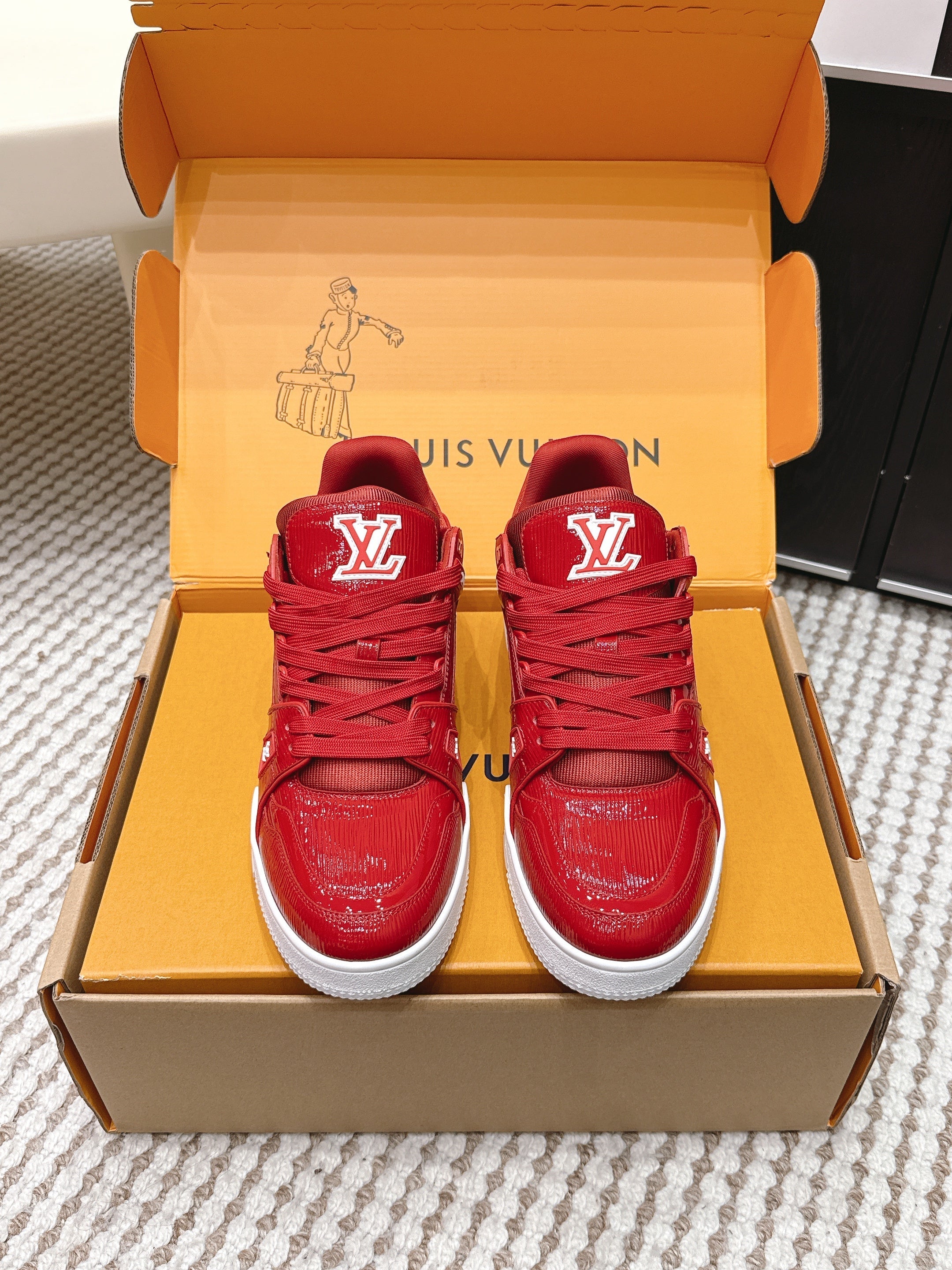 LV 26ss Trainer Sneakers Red Cowhide 657931