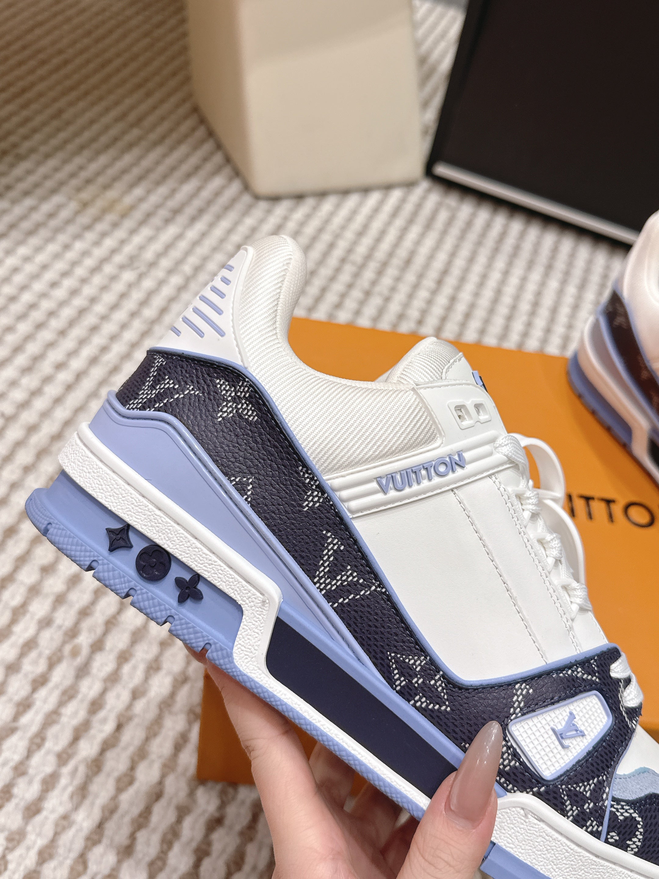 LV 26ss Trainer Sneakers White Navy Blue Cowhide 632428