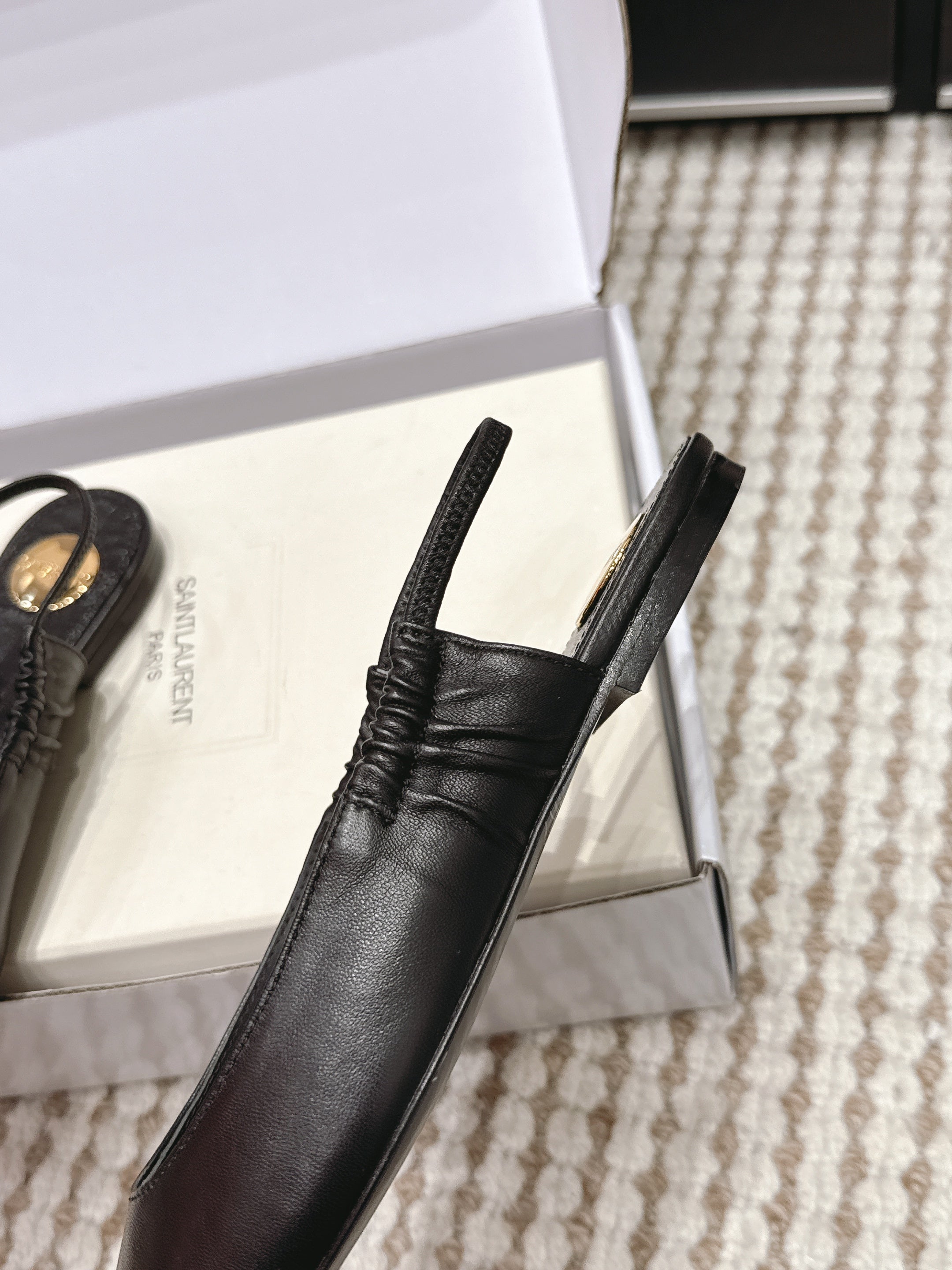 YSL 26ss Flat Slingback Black Sheepskin 654713
