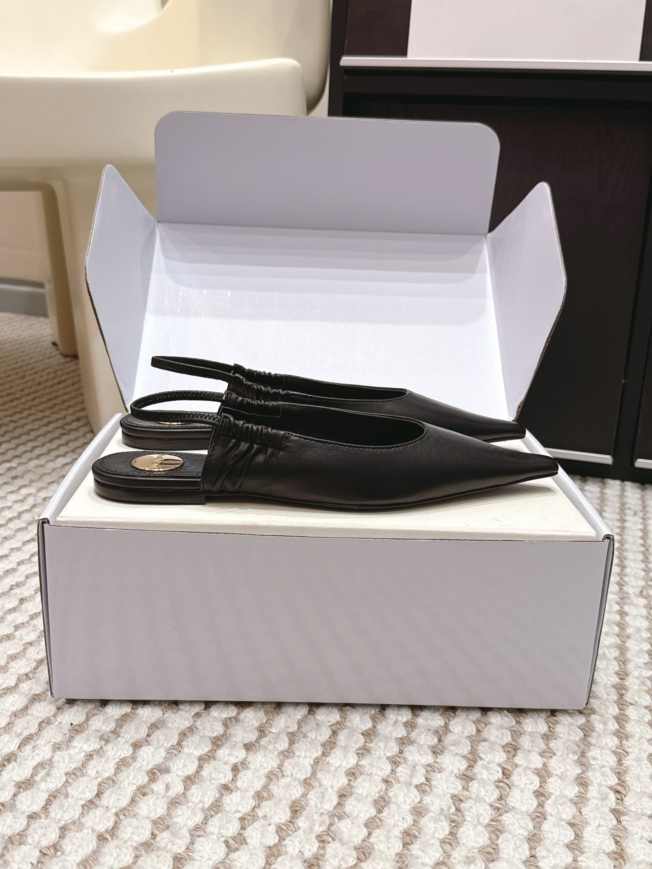 YSL 26ss Flat Slingback Black Sheepskin 654713