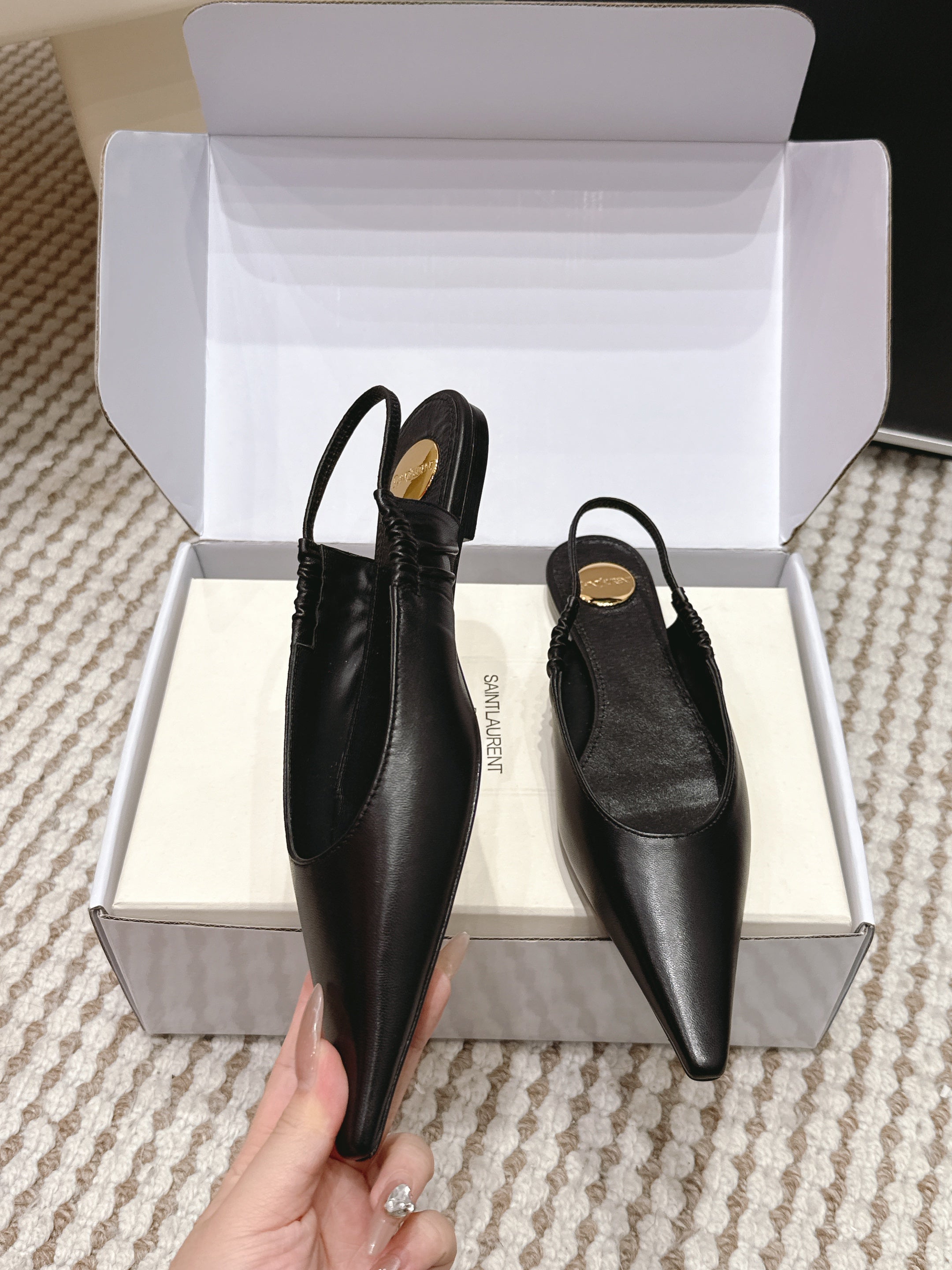 YSL 26ss Flat Slingback Black Sheepskin 654713