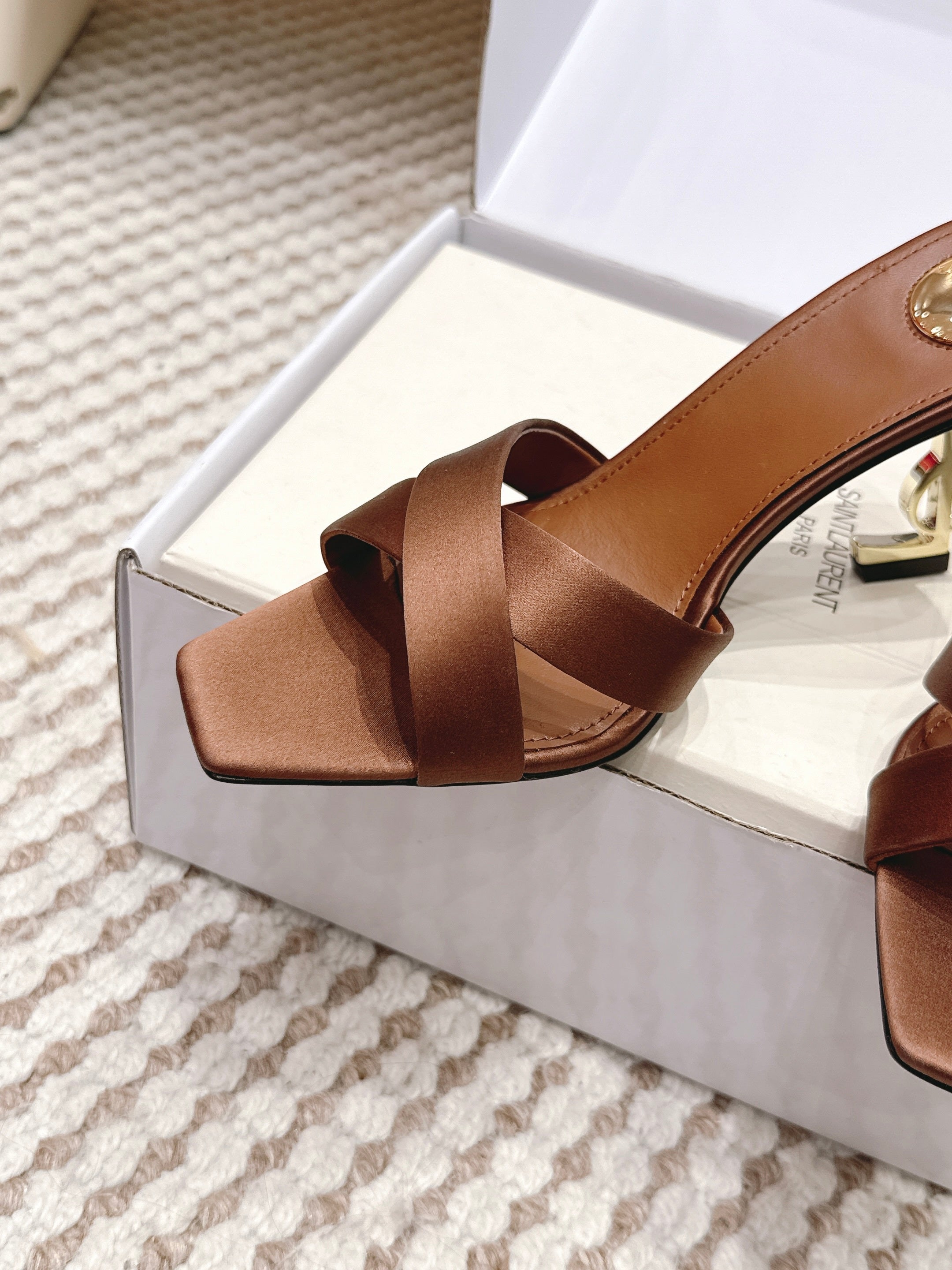 YSL 26ss High-Heeled Mules 85 Brown Satin Leather 660671