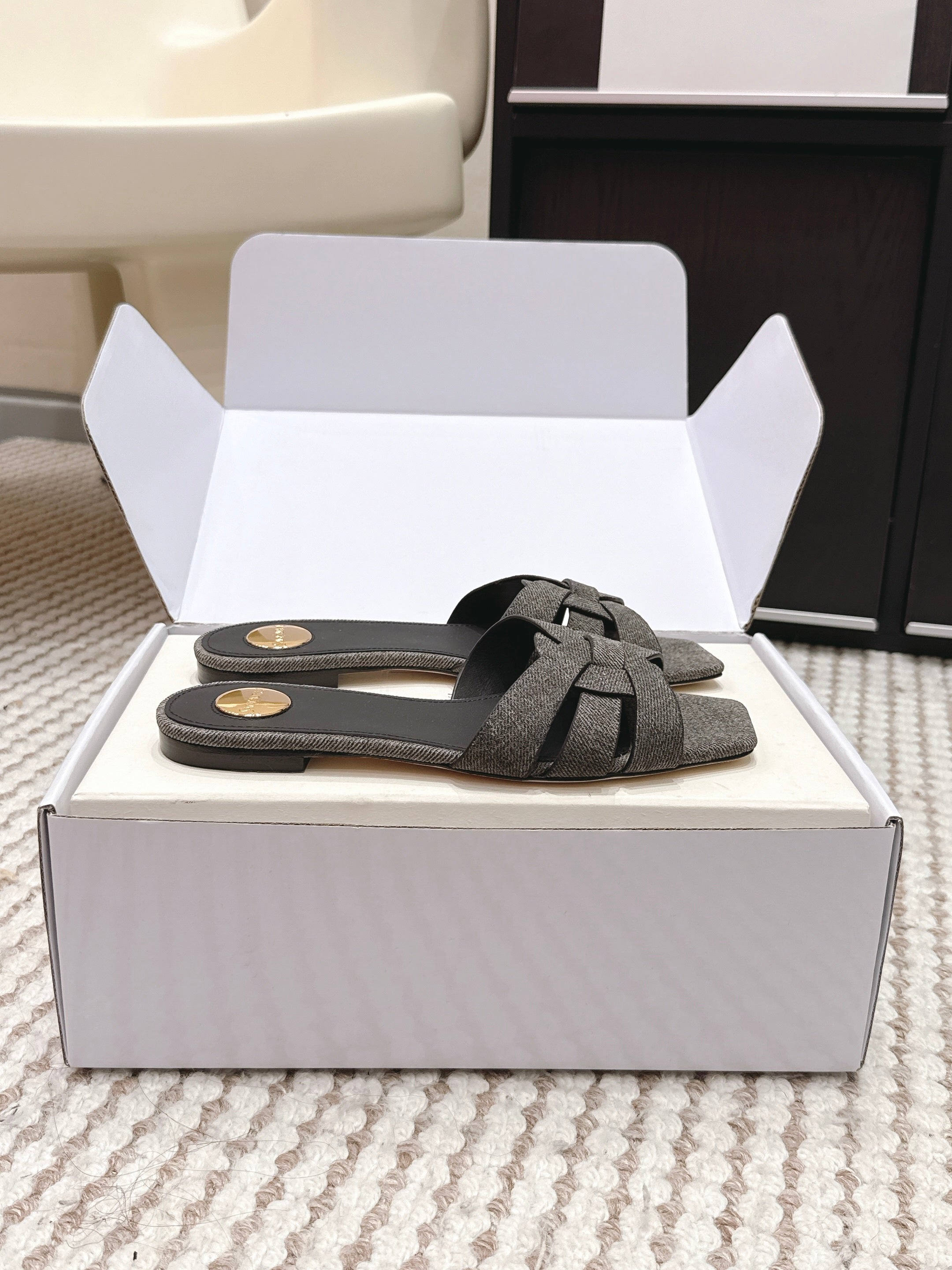 YSL 26ss  Flat Slippers Dark Gray Denim Leather 654728