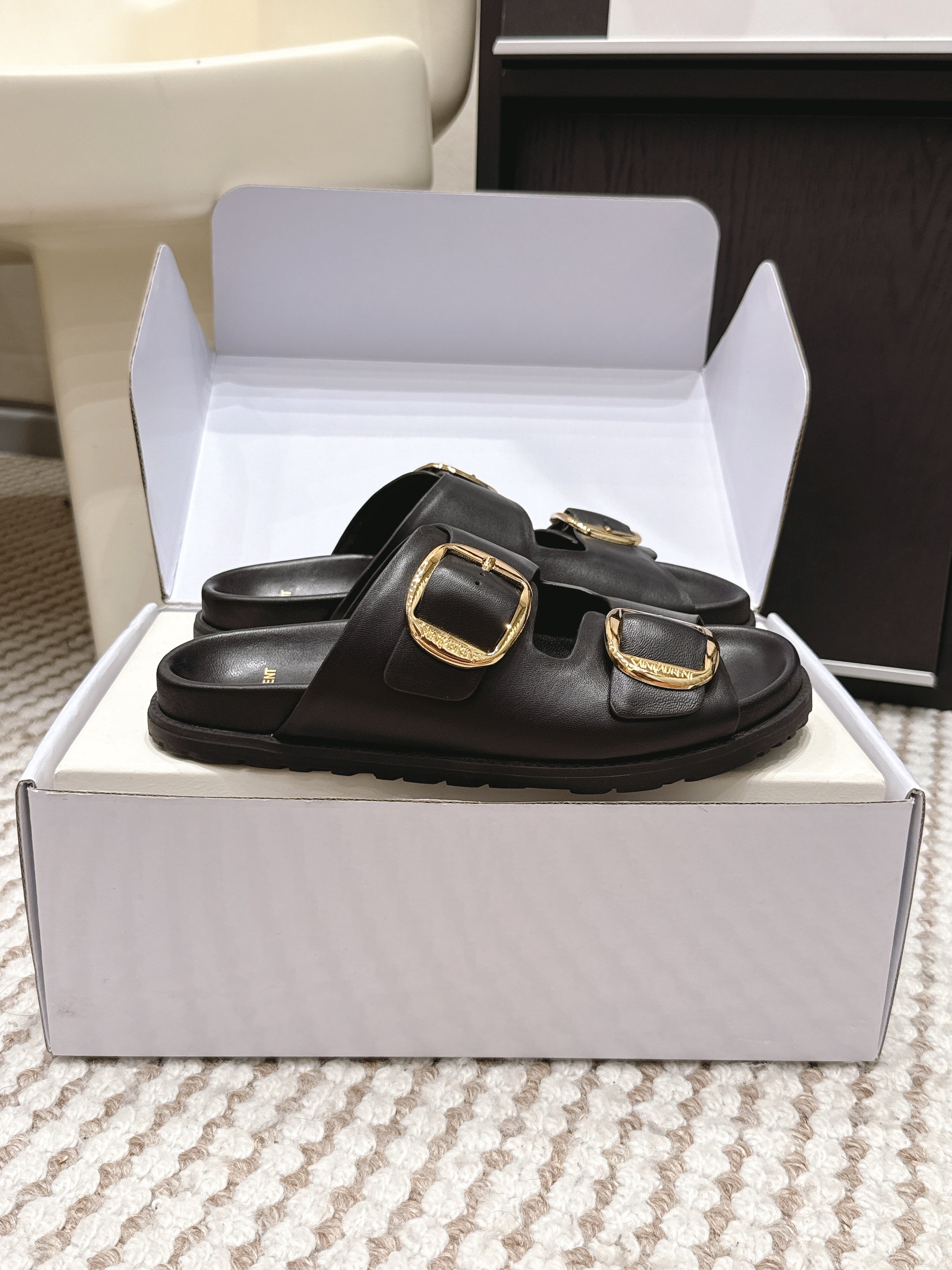 YSL 26ss Platform Slippers Black Sheepskin Gold Buckle 663205