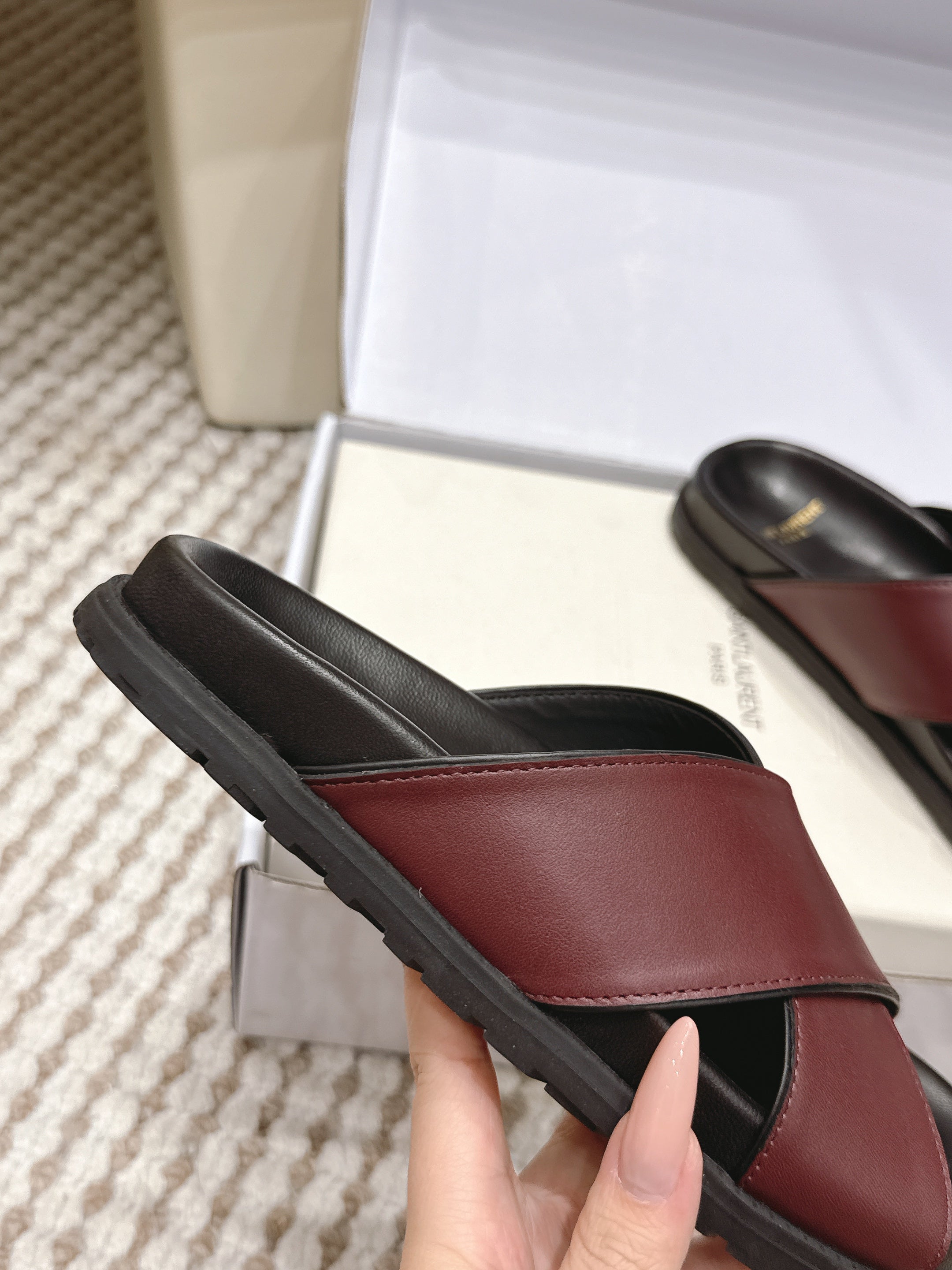YSL 26ss Platform Slippers Burgundy Sheepskin 663215