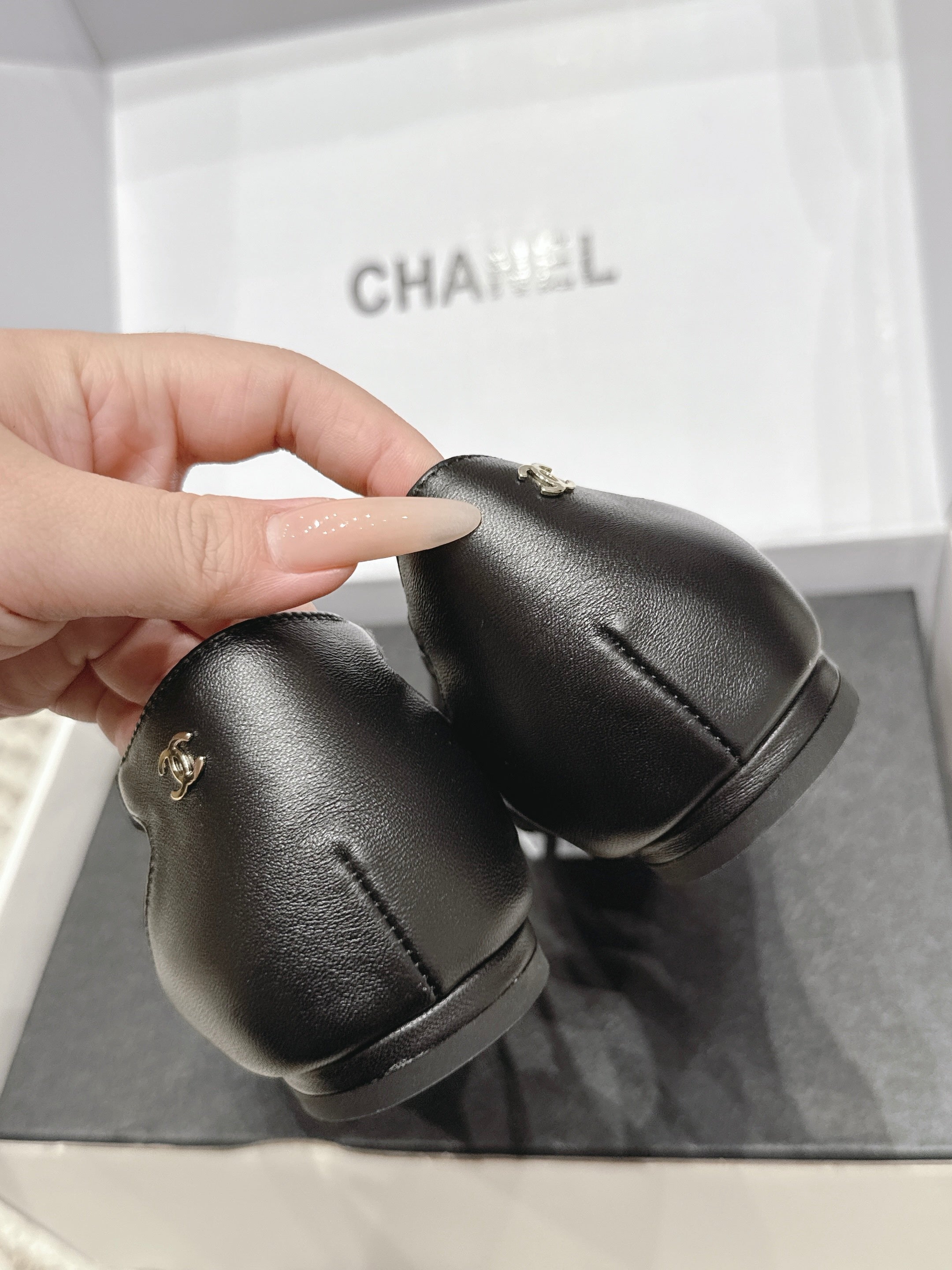 Chanel 2026 Cut-Out Ballet Flats Black Sheepskin 930620
