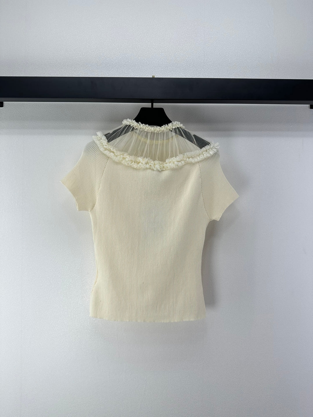 Chanel 2026 Lace-trimmed Fitted Short-Sleeve Shirt Cream Wool 365335