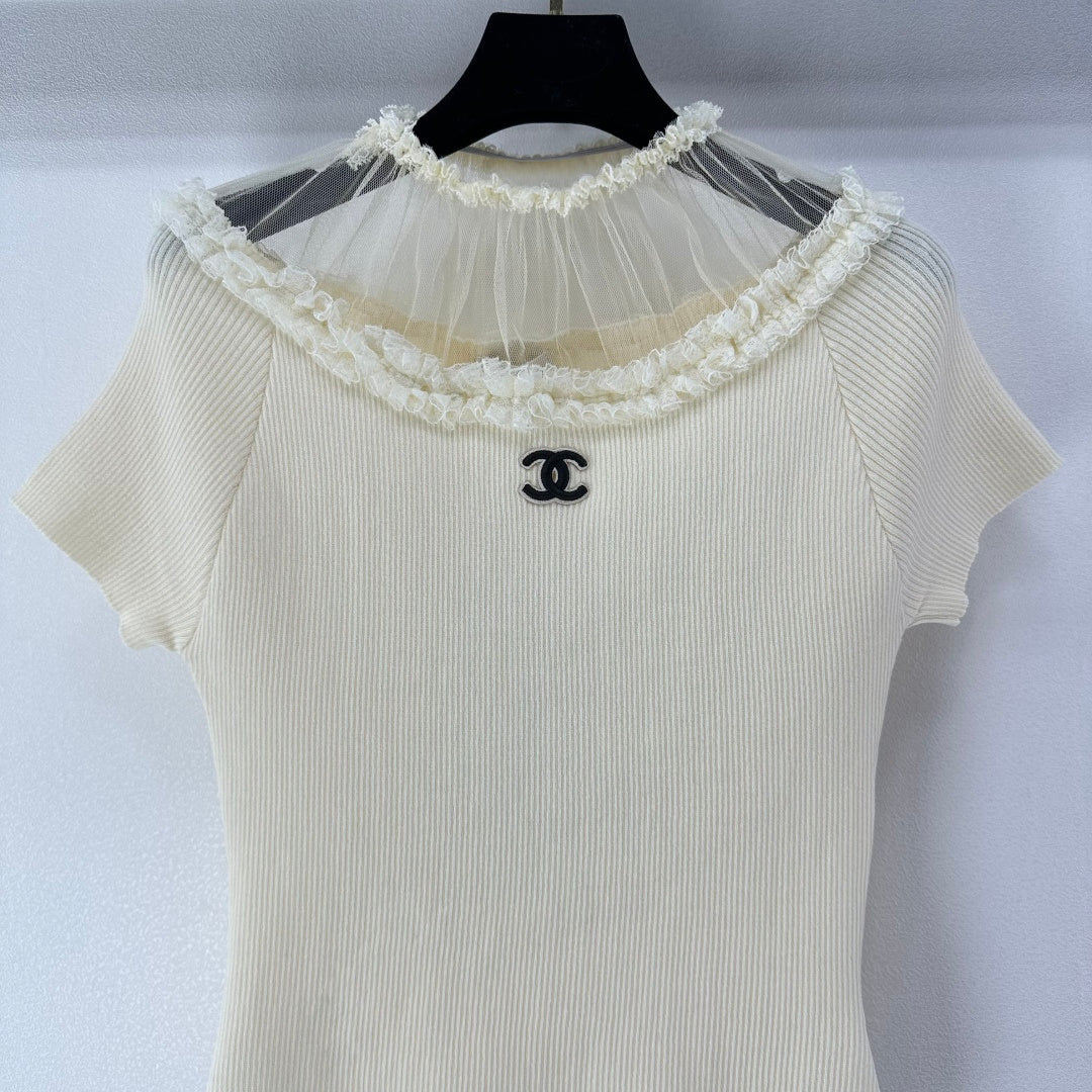 Chanel 2026 Lace-trimmed Fitted Short-Sleeve Shirt Cream Wool 365335