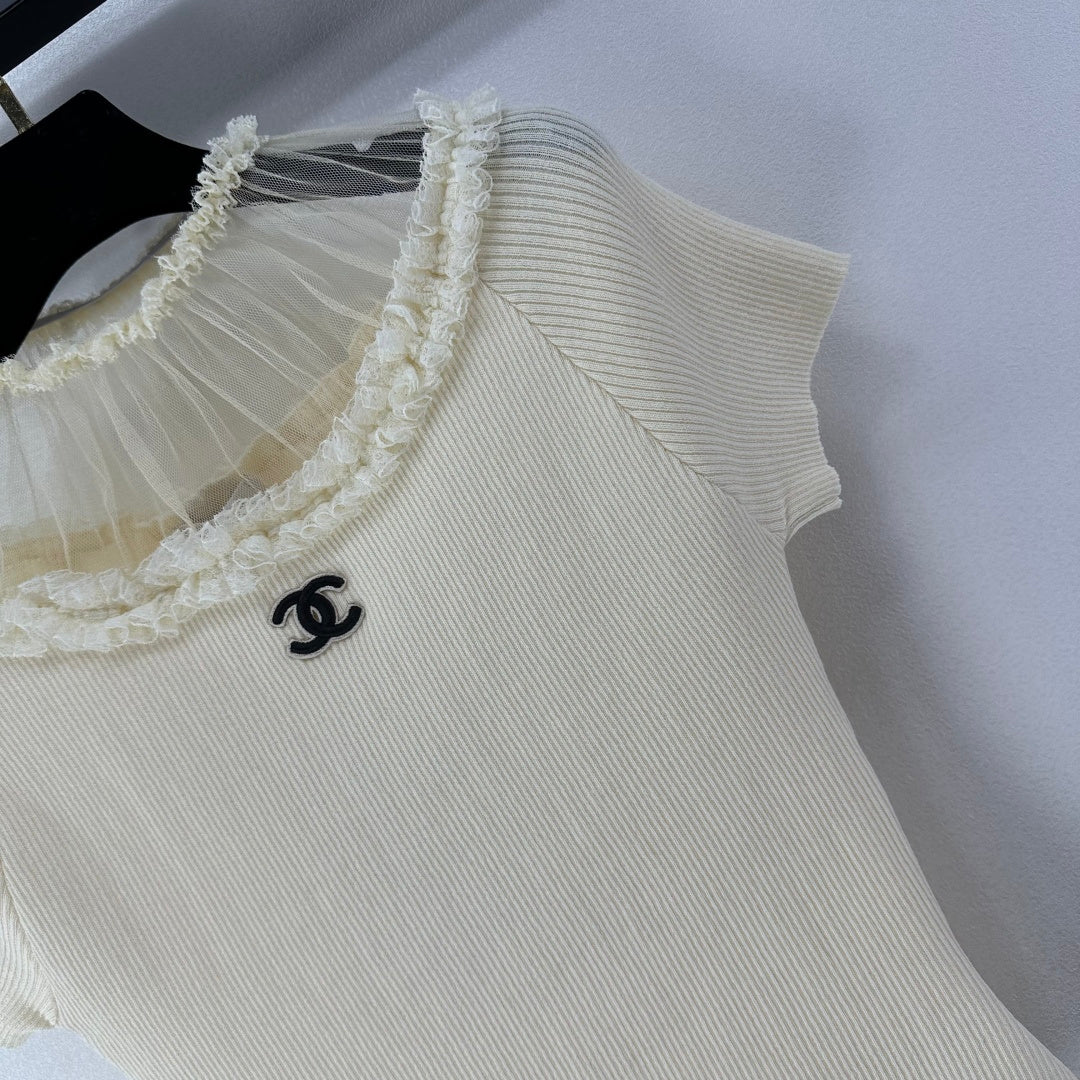 Chanel 2026 Lace-trimmed Fitted Short-Sleeve Shirt Cream Wool 365335