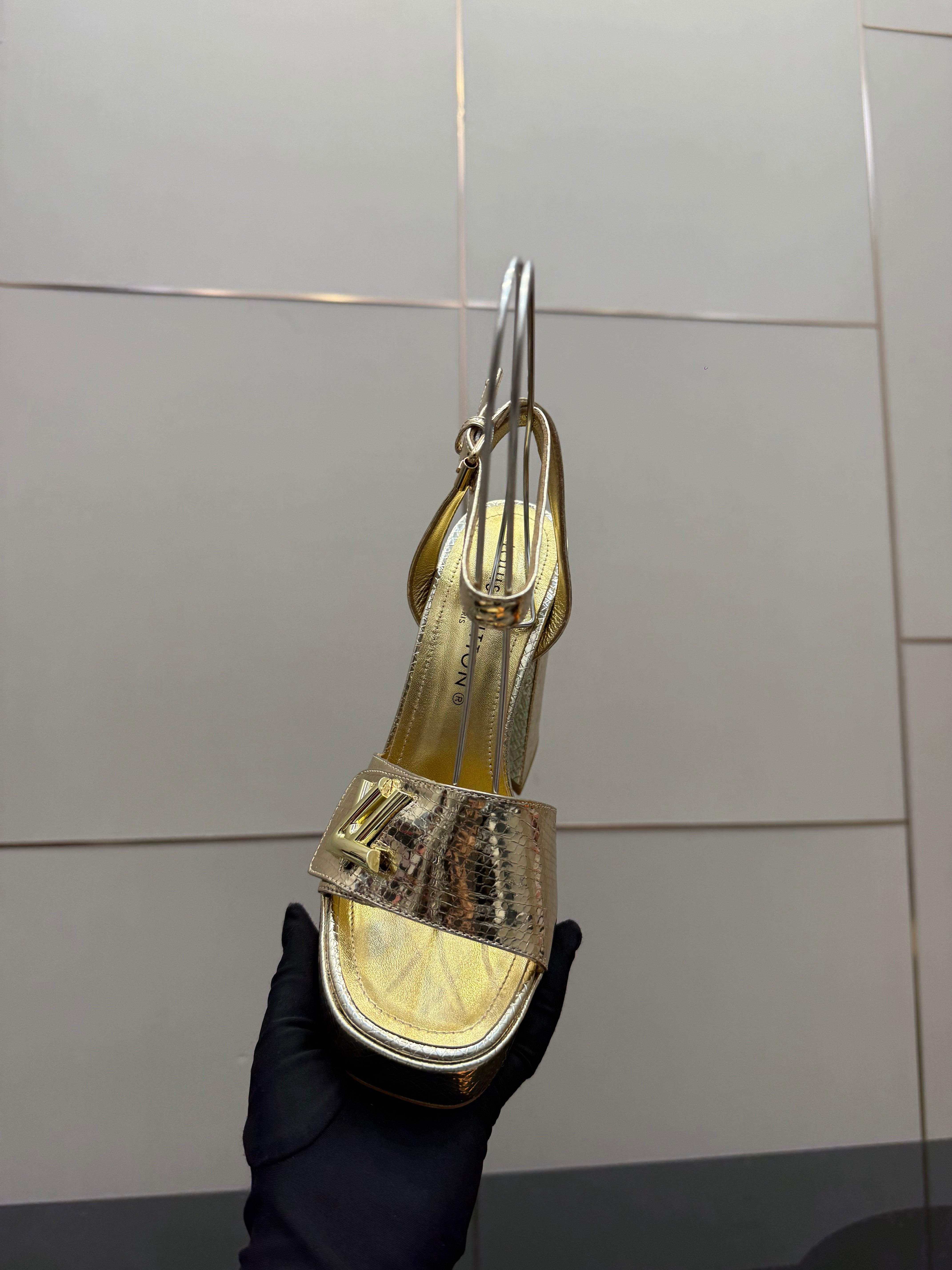 LV 26ss Platform Sandals 110 Metallic Gold Embossed Snakeskin Leather 629612