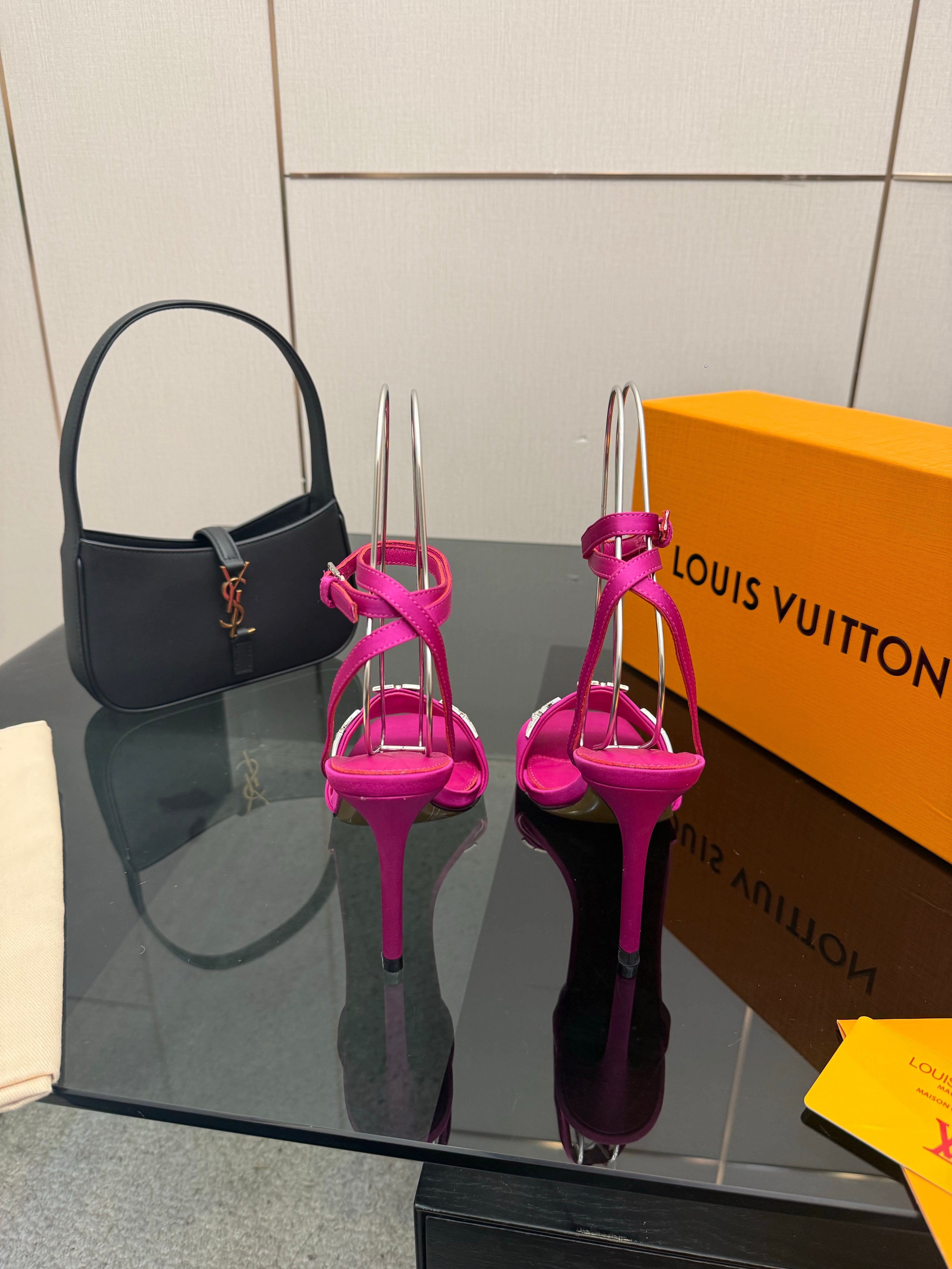 LV 26ss High Heeled Sandals 100 Fuchsia Pink Satin Leather 629625