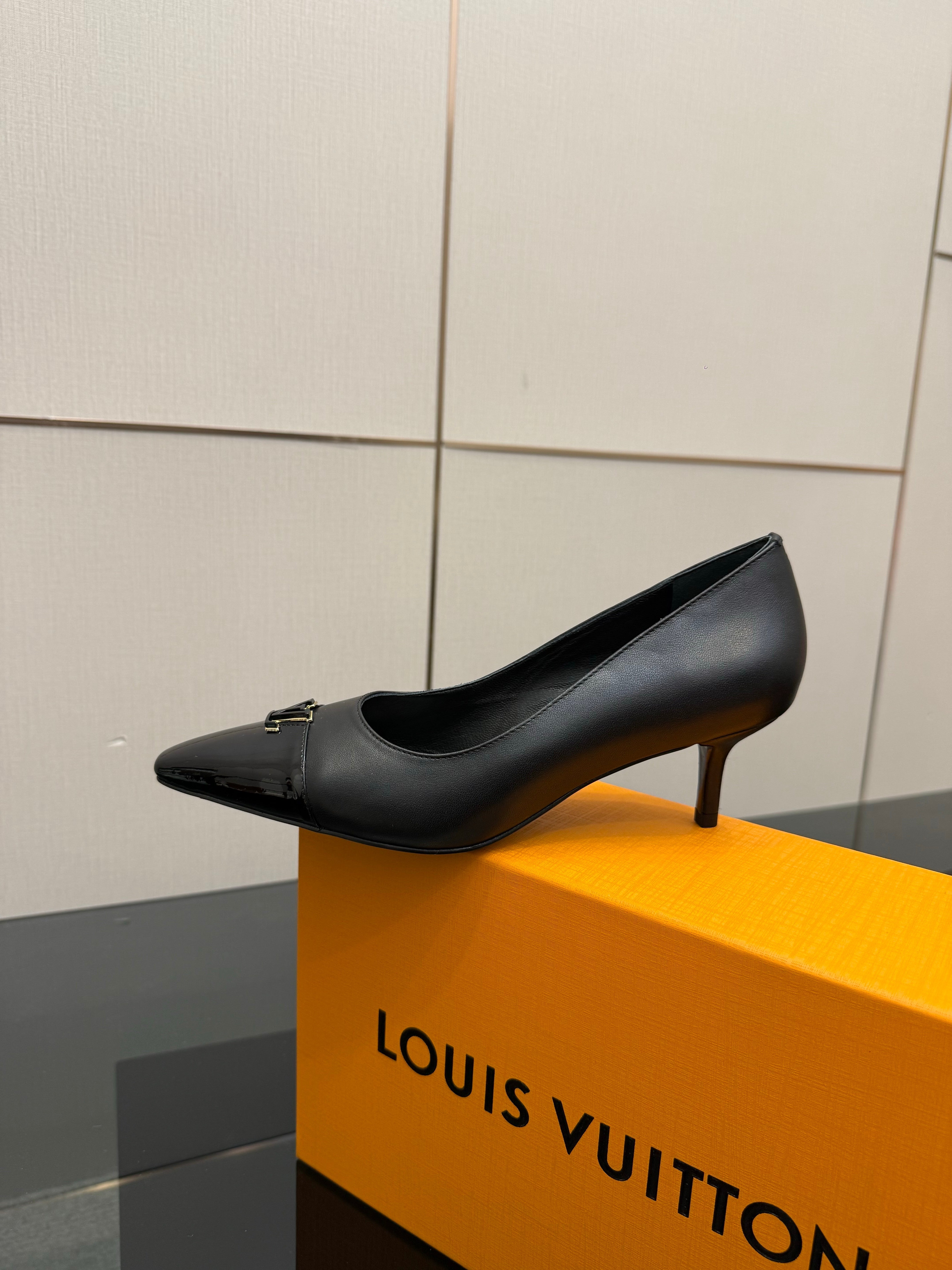 LV 26ss Heel Pump 55 Black Patent Leather 629631