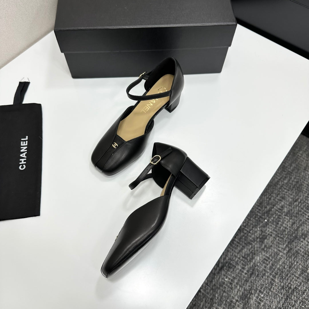 CC 2026 Mary Jane Sandals 65 Black Beige Cowhide 668122