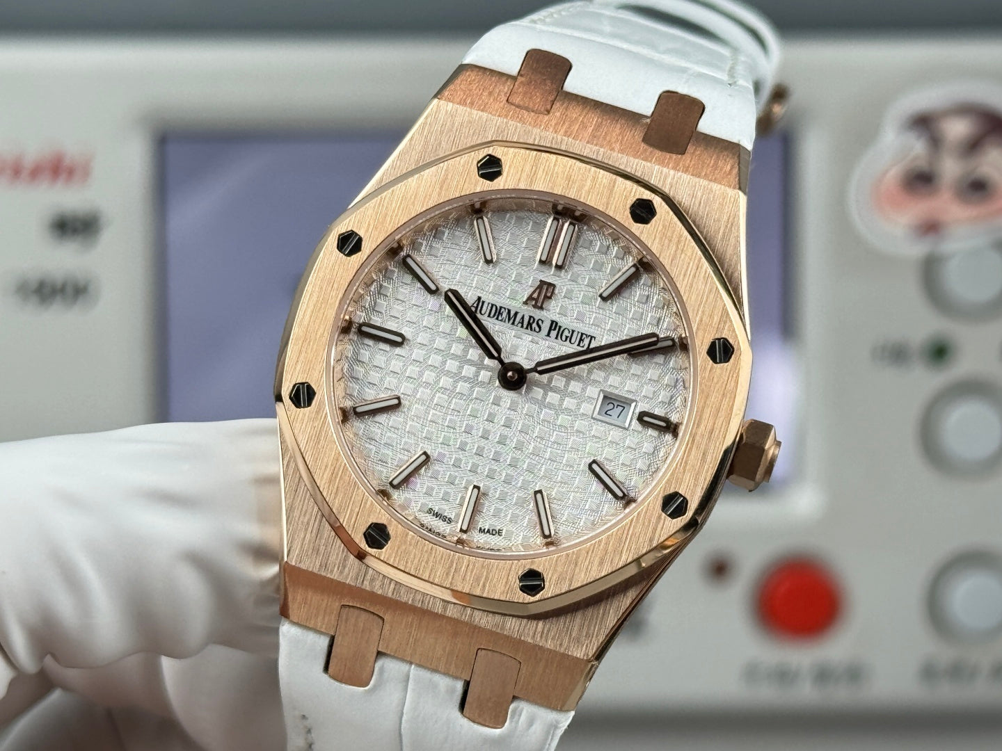 Audemars Piguet Royal Oak Lady 33mm Rose Gold White Leather