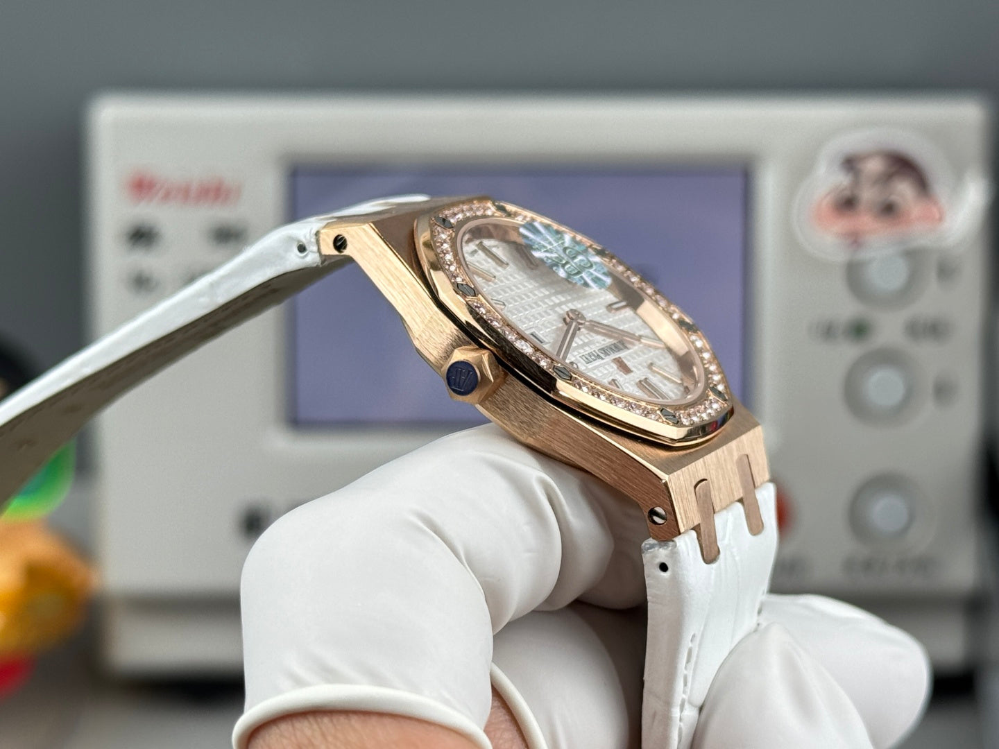 Audemars Piguet Royal Oak Lady 33mm Rose Gold White Dial Leather Strap