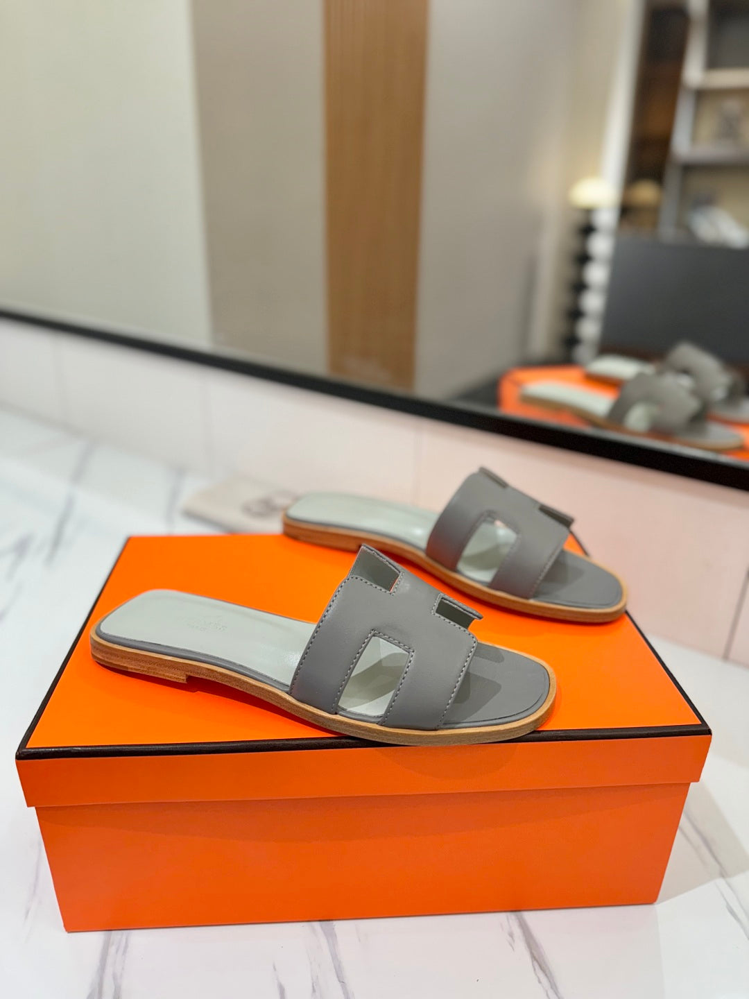 HM Oran Sandal Dark Gray Cowhide 294851