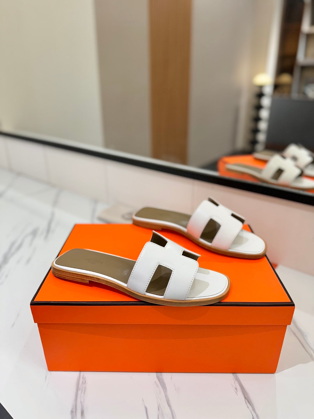 HM Oran Sandal White Etoupe Cowhide 294858