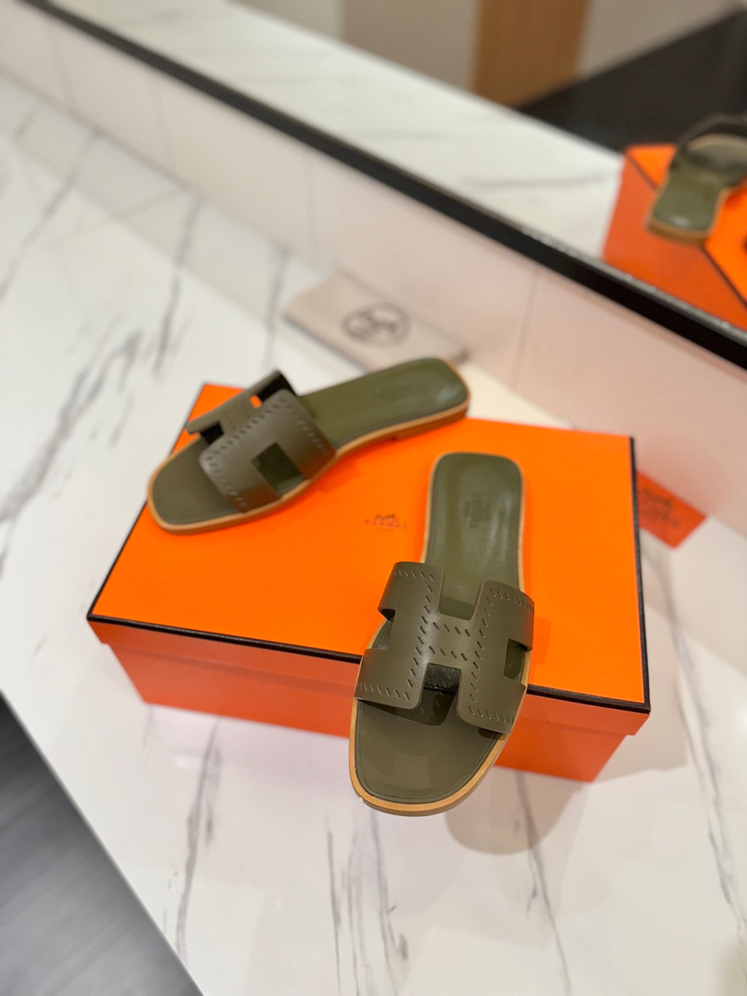 HM Oran Sandal Army Green Perforate Cowhide 294875