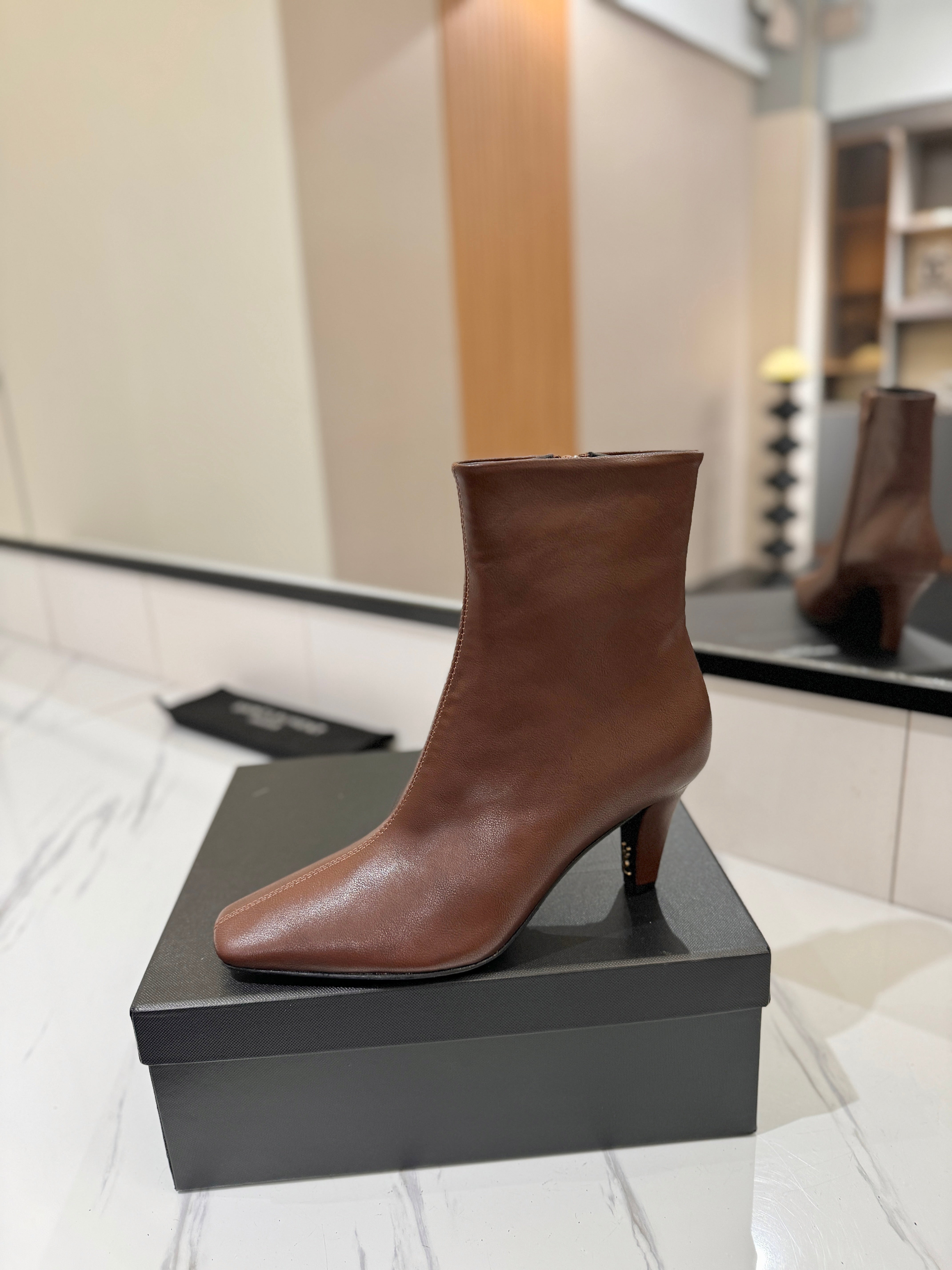 YSL 25  High-heeled Boot Brown Cowhide 520776