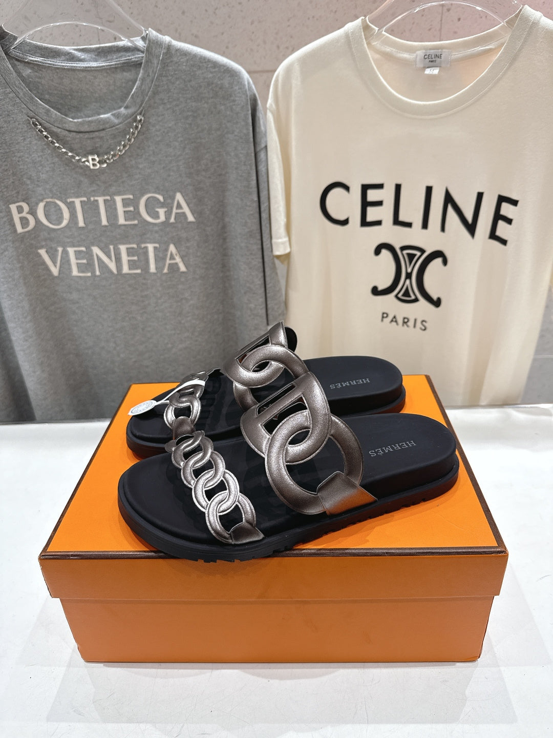 HM 26ss Pig Nose Sandals Black Taupe Metallic Cowhide 641272