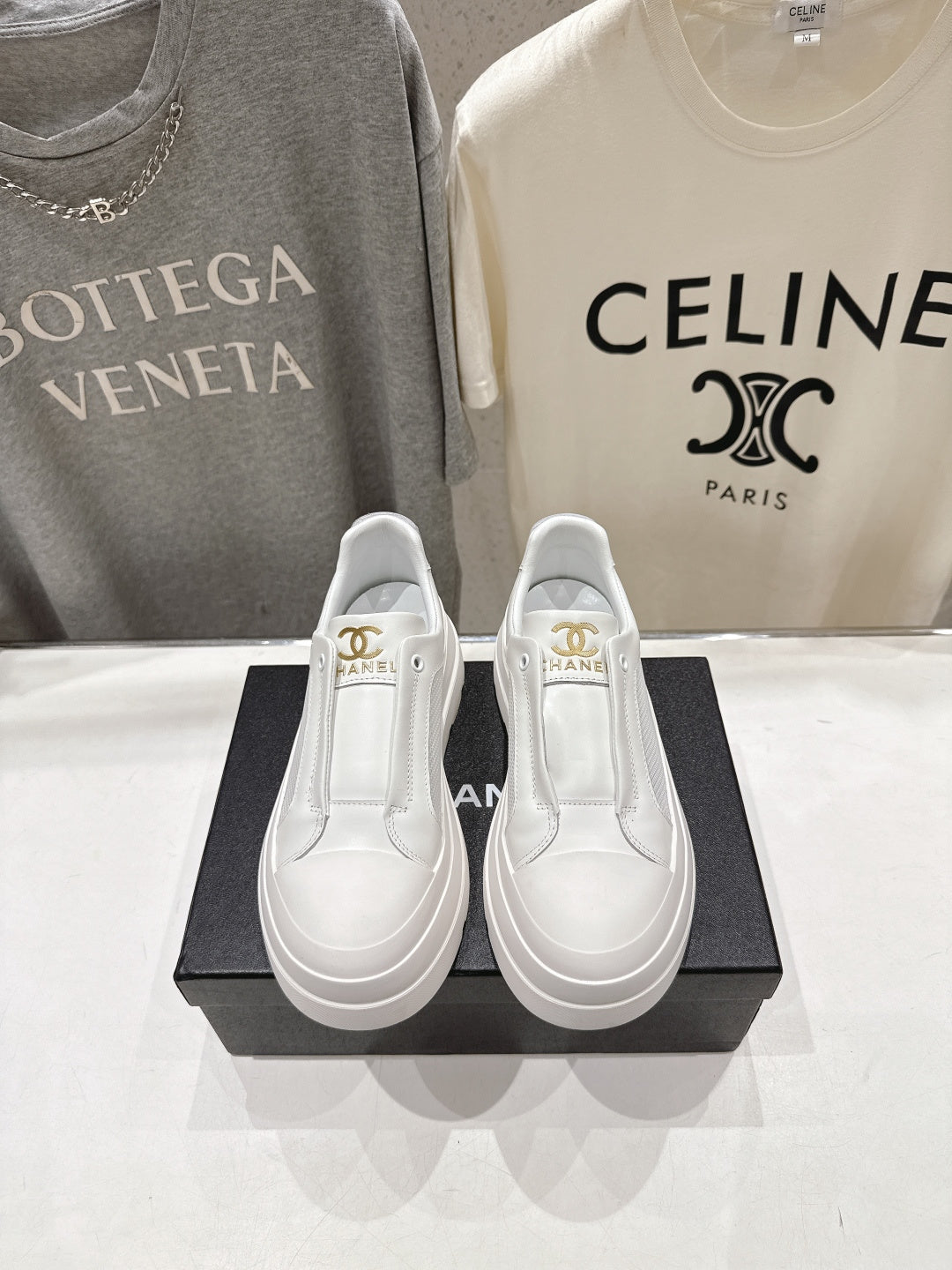 Chanel 2026 Sneaker Mesh Cowhide 852664