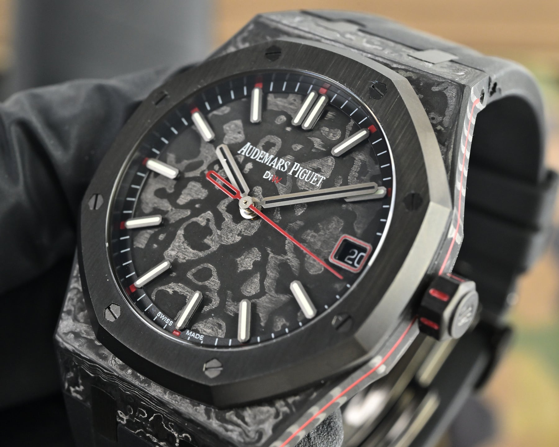 Audemars Piguet Royal Oak 41mm Custom Carbon Black Red Dial
