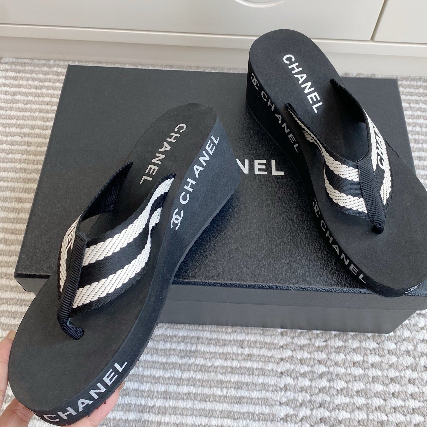 CC 26s Thong Sandals 65 Black White Rubber Leather 647677